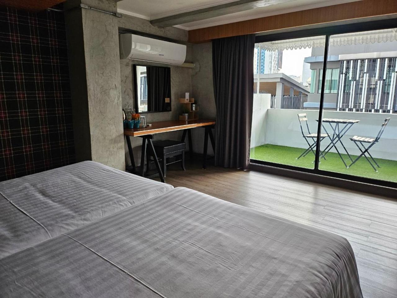 Family Suite with Balcony photo 2