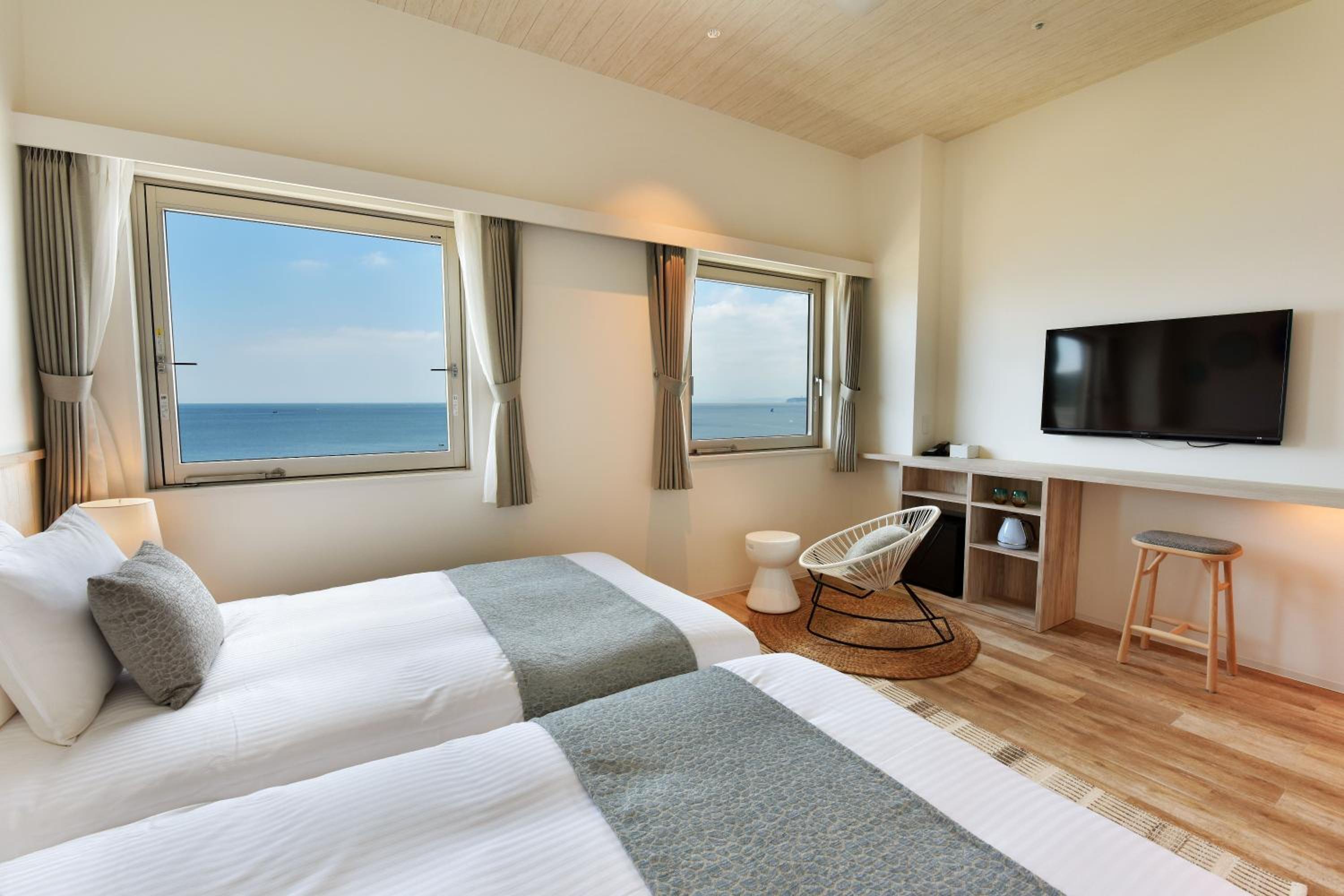 Superior Twin Room with Sea View photo 3