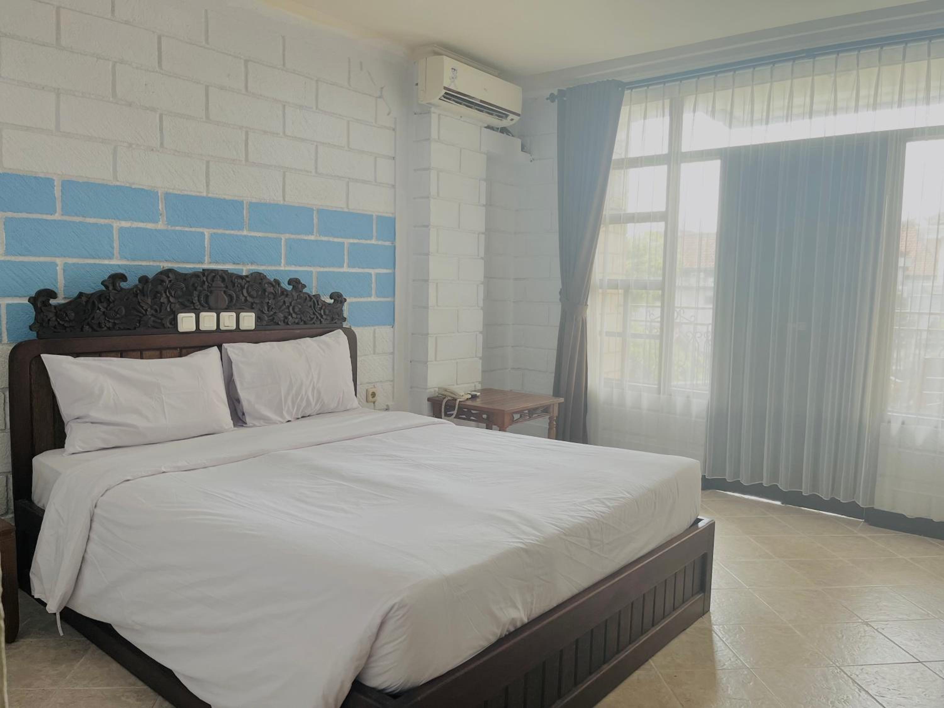 Deluxe Double Room with Balcony - Photo 1