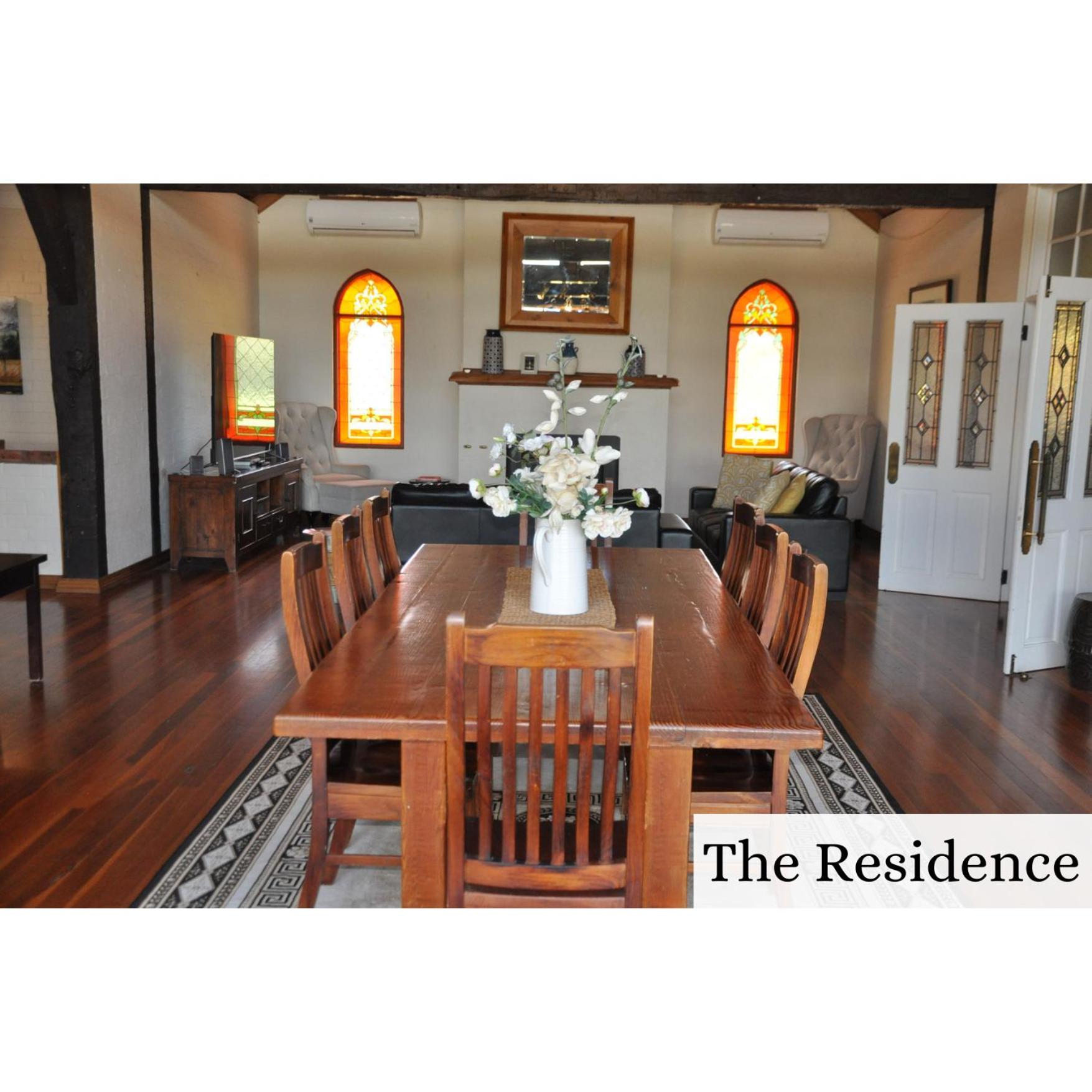 Four-Bedroom House - Photo 3