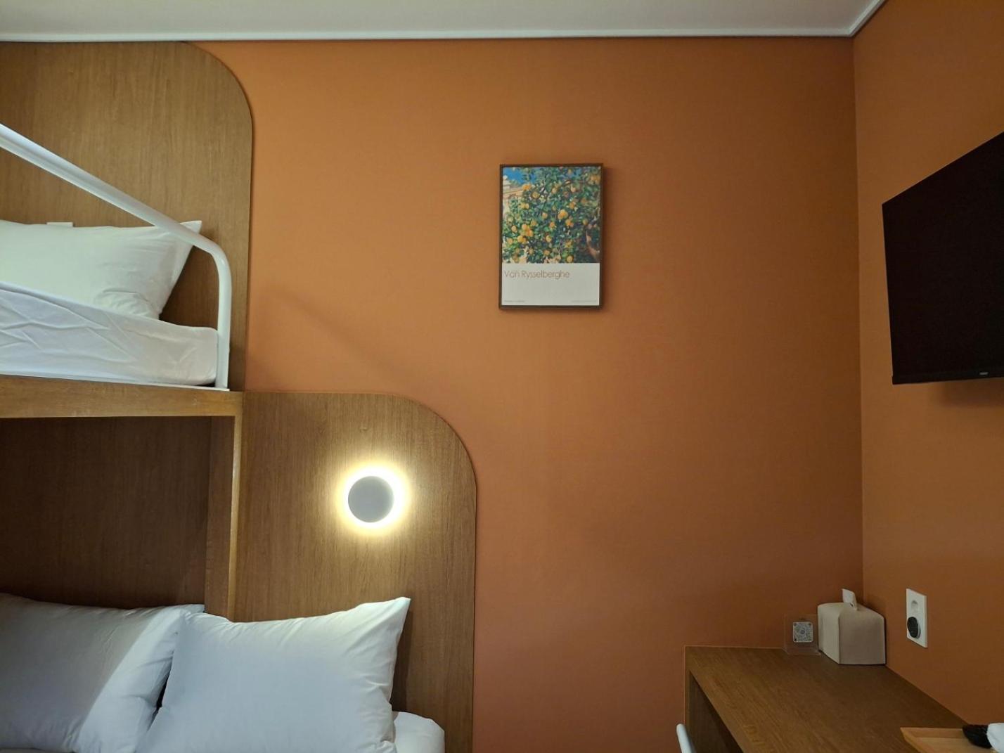 Triple Room with Private Bathroom - Photo 5