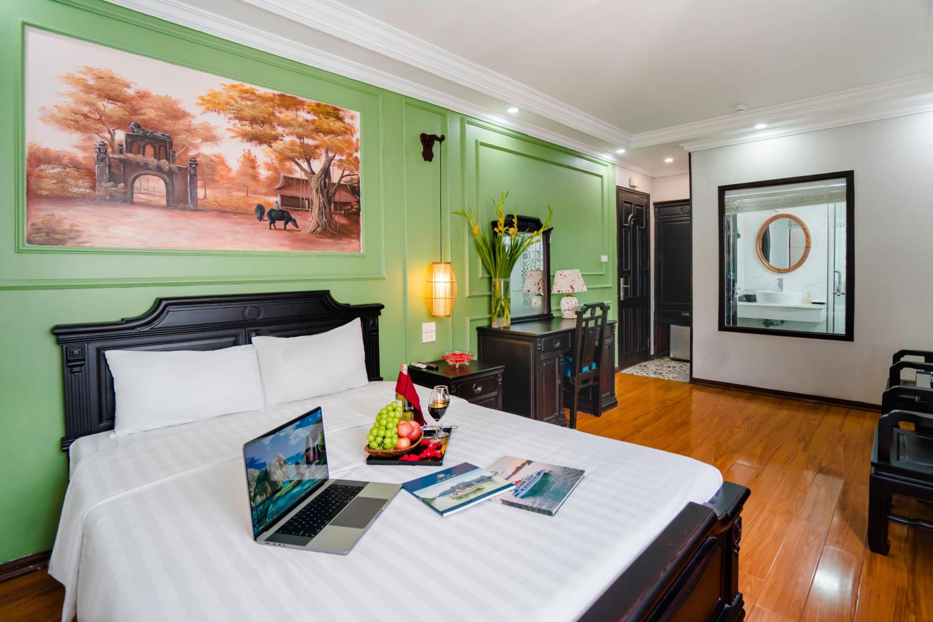Deluxe Double Or Twin Room With City View