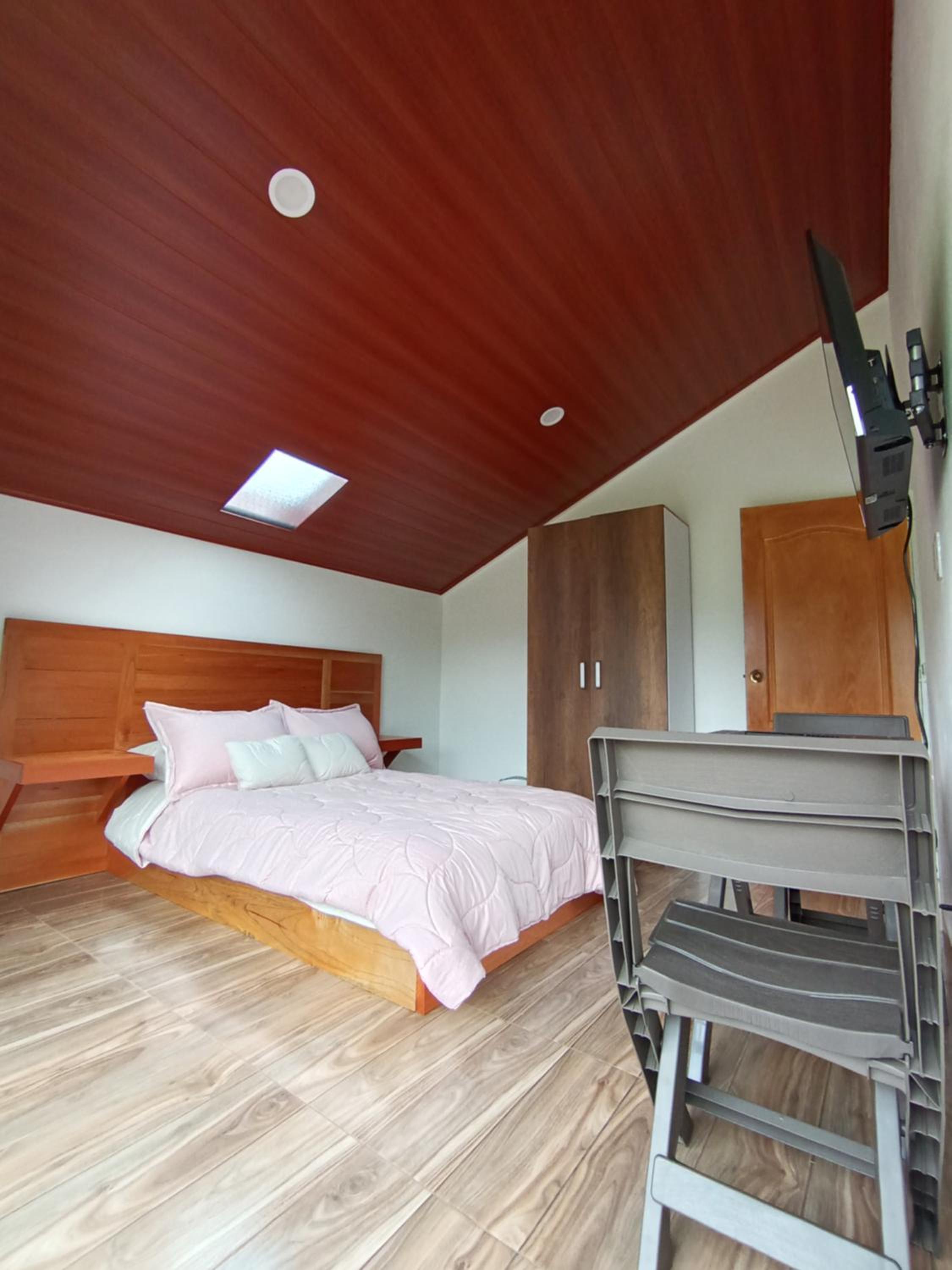 Double Room With Shared Bathroom photo 2