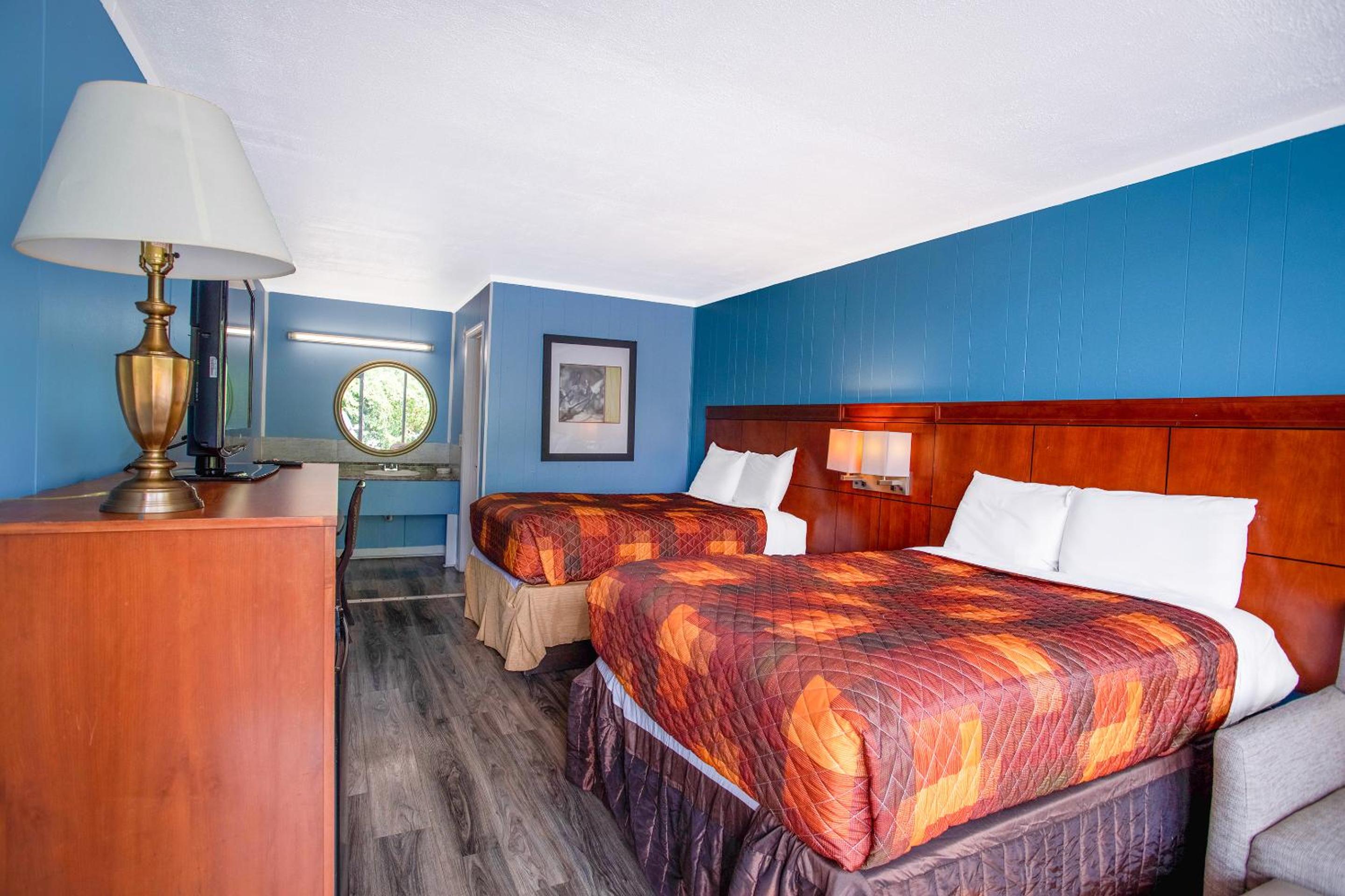 Double Room with Two Double Beds Smoking - Photo 2