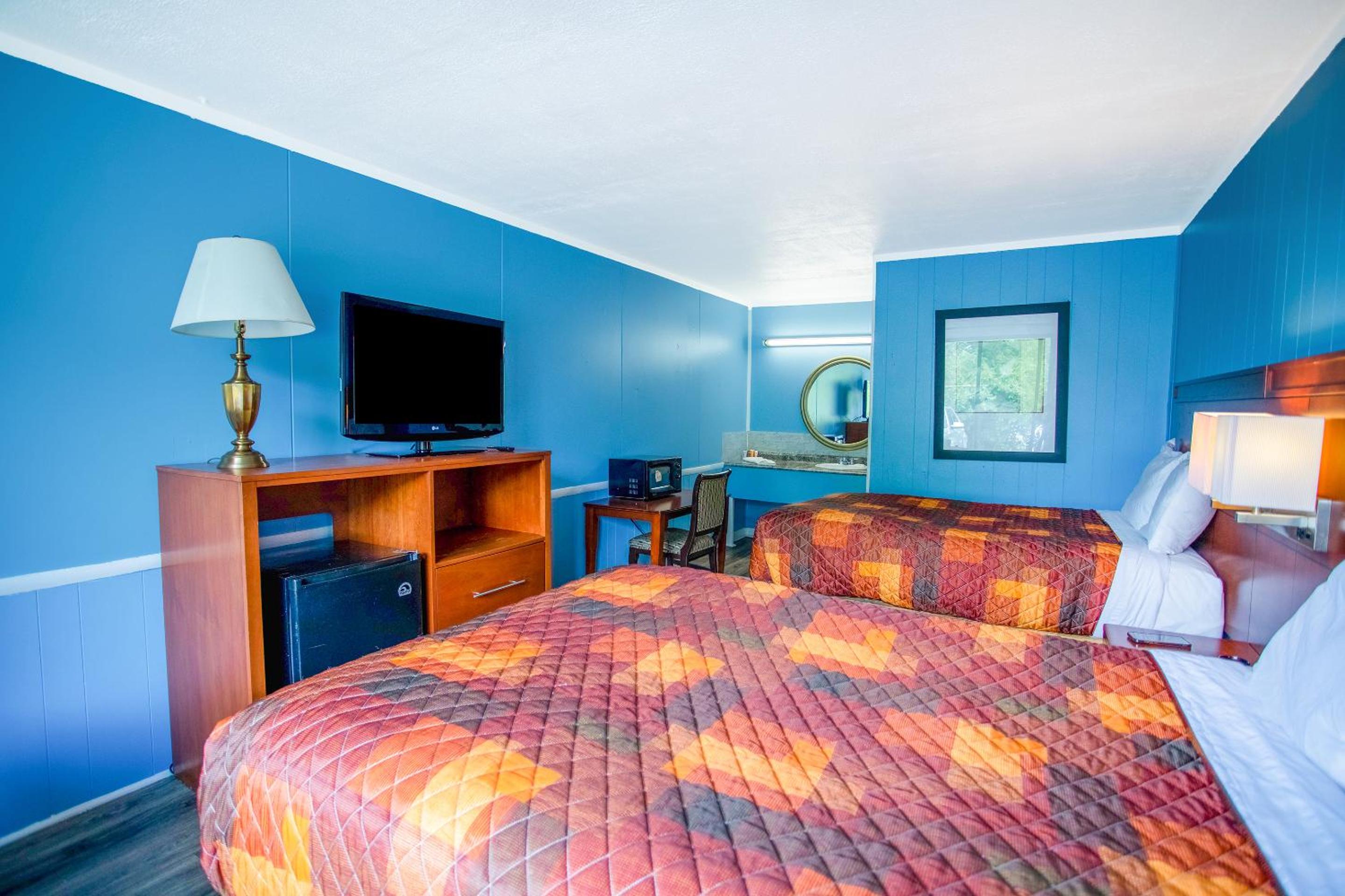 Double Room with Two Double Beds Smoking - Photo 6
