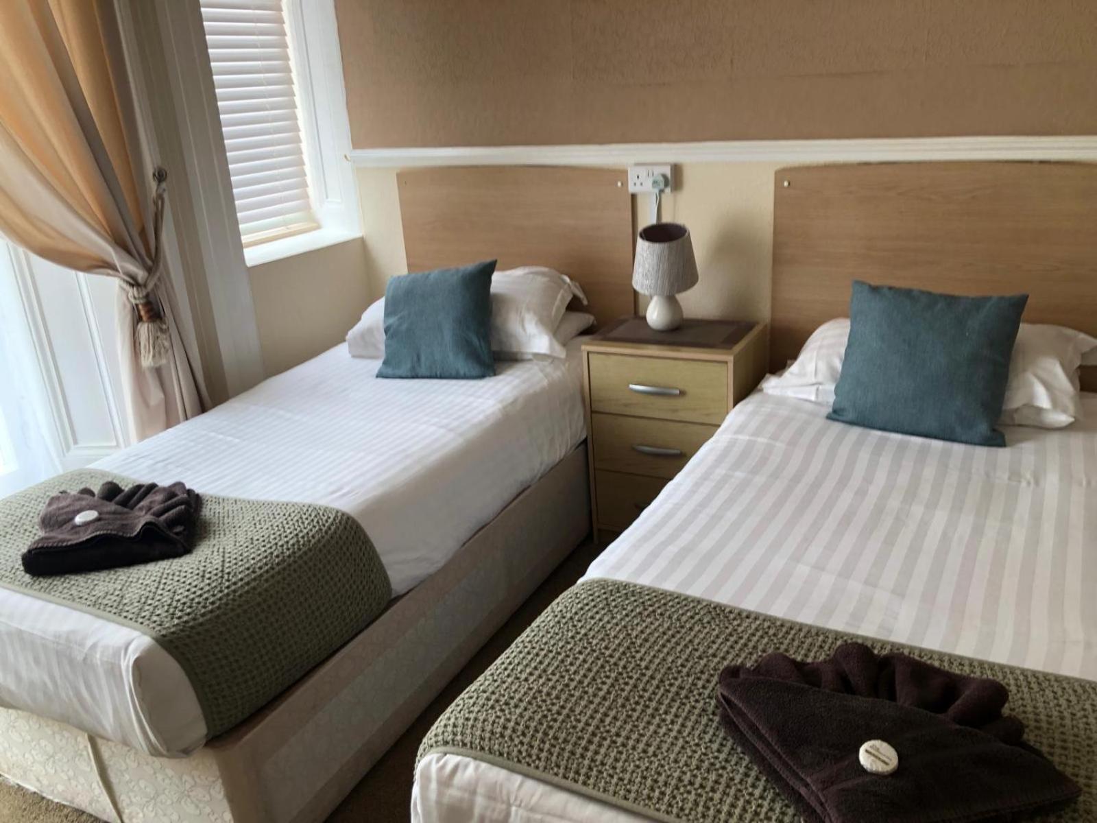 Double or Twin Room photo 2