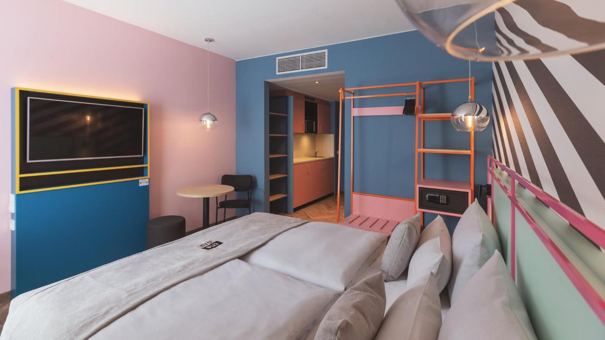 Premium Queen Room with Kitchenette
