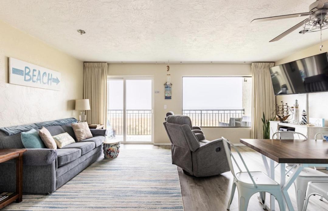 Apartment with Sea View photo 1