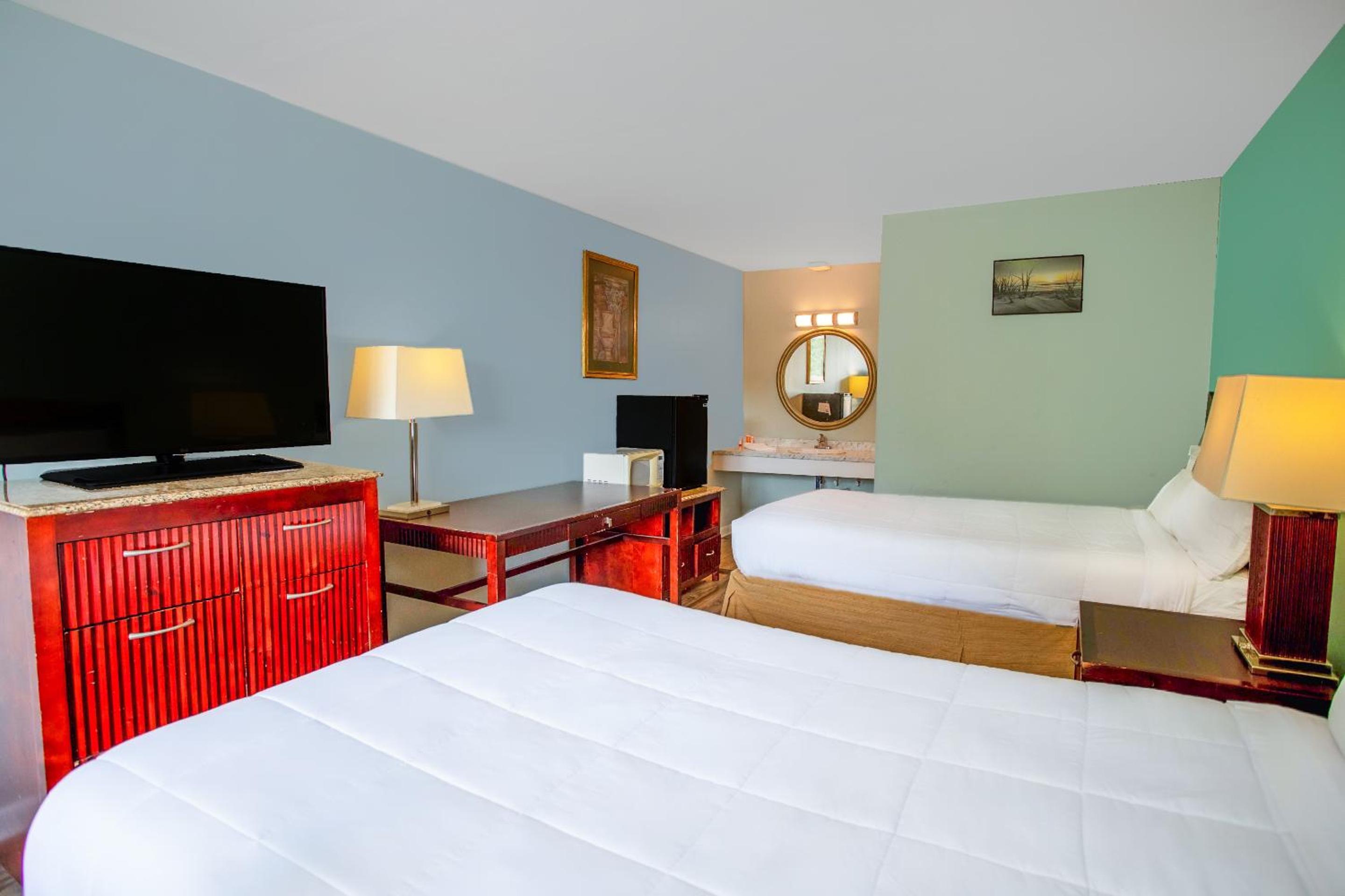 Double Room with Two Double Beds - Photo 6