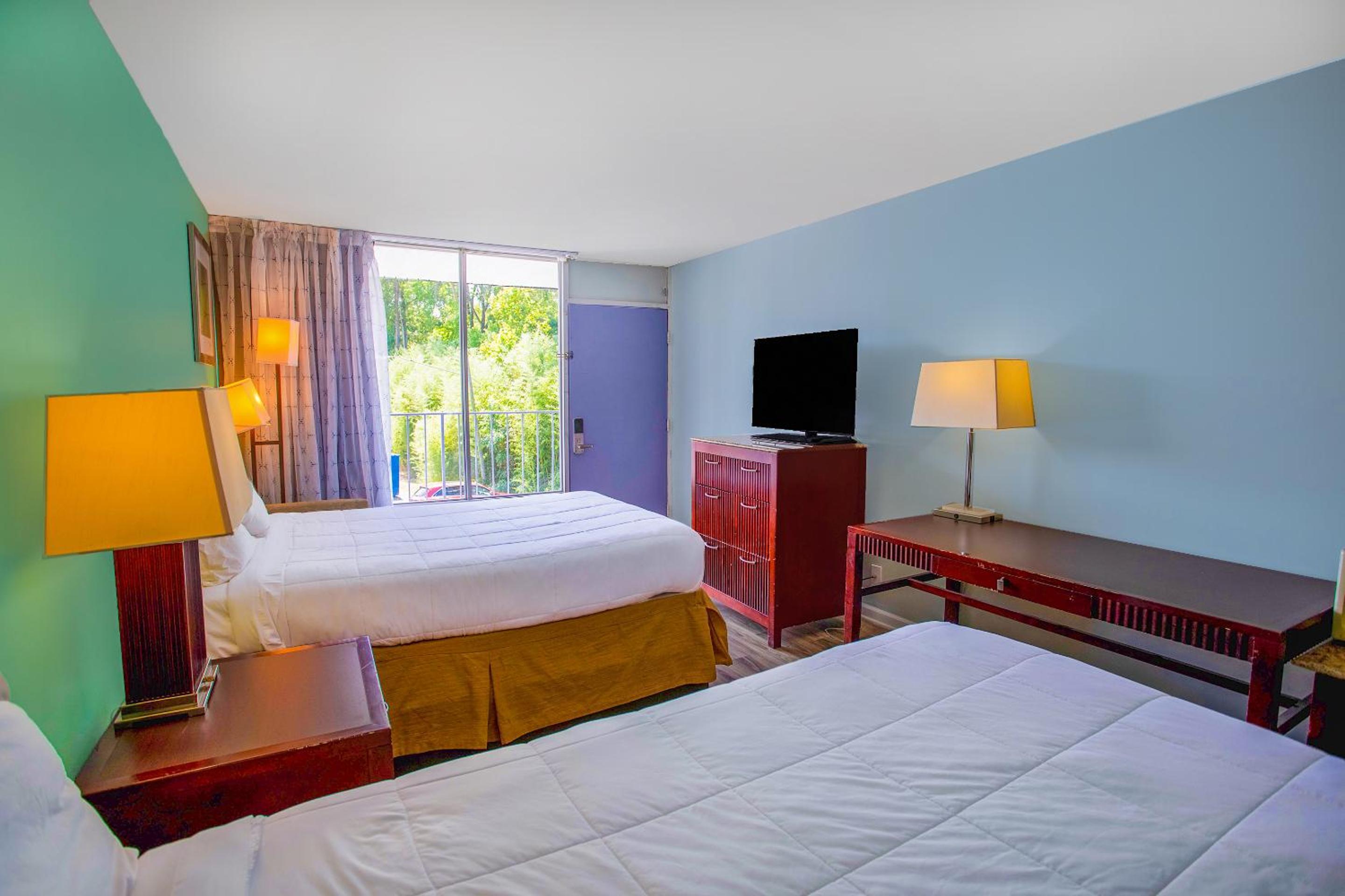 Double Room with Two Double Beds - Photo 2