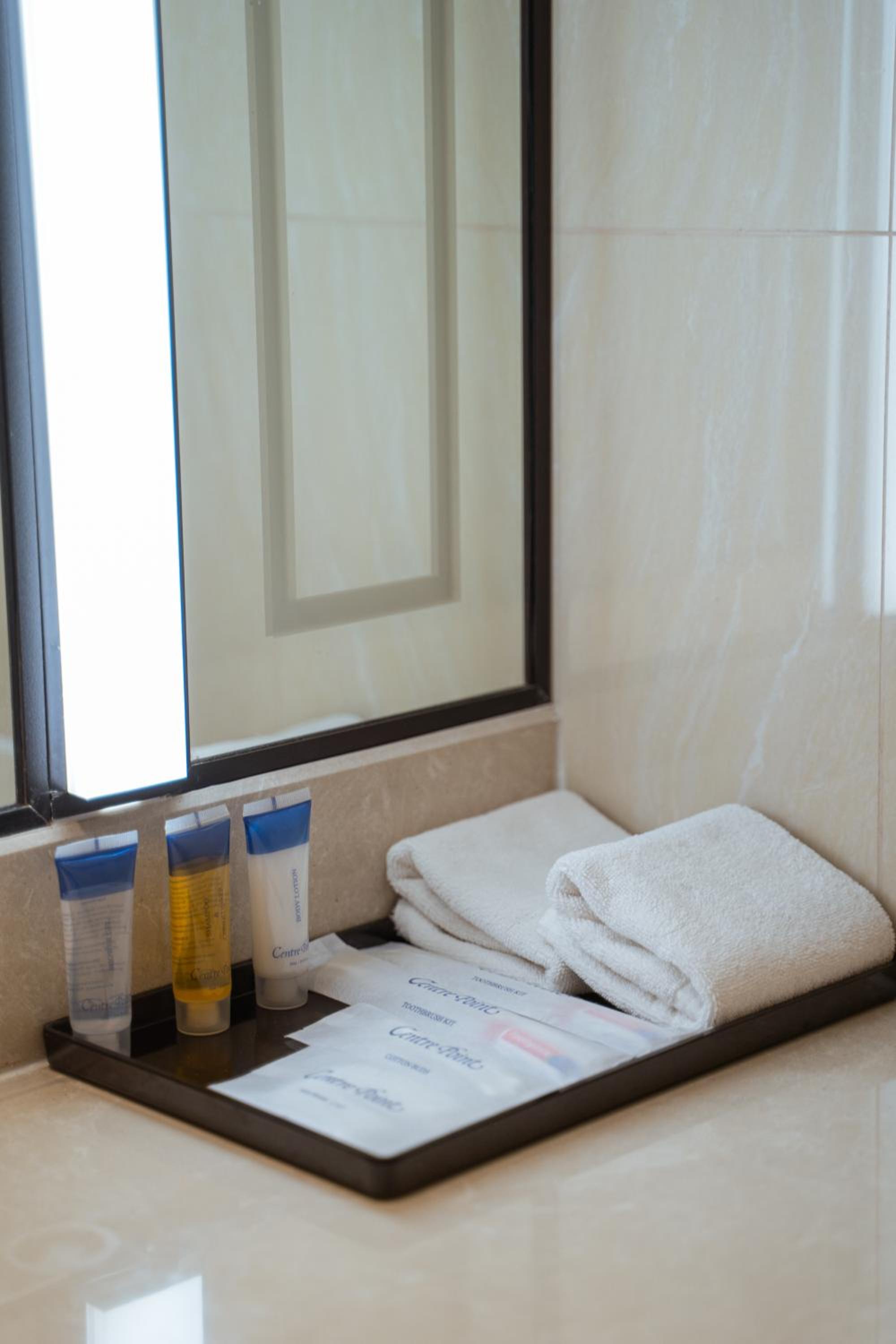 Deluxe Twin Room 2 Pax - Photo 11