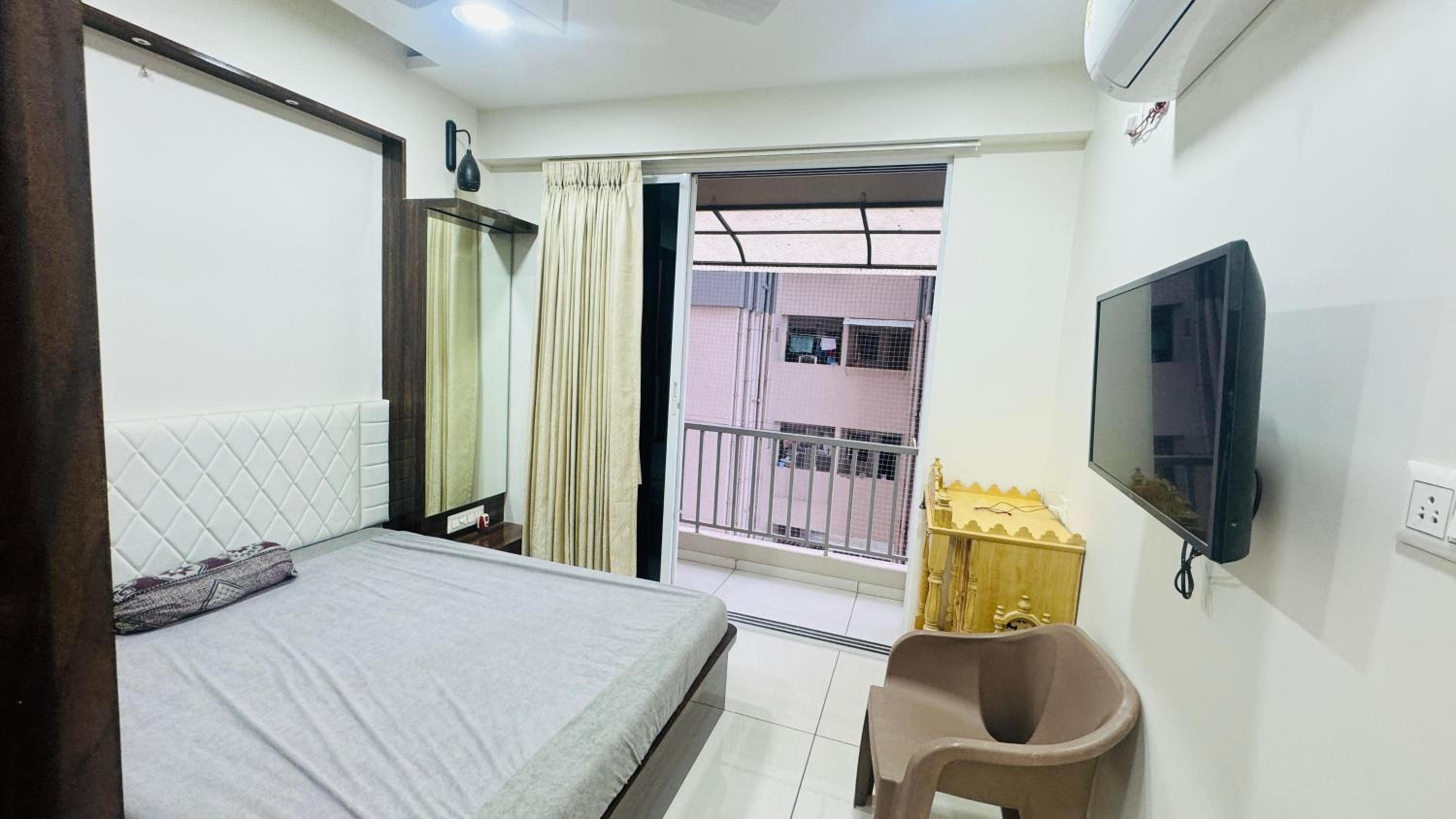 One-Bedroom Apartment photo 3