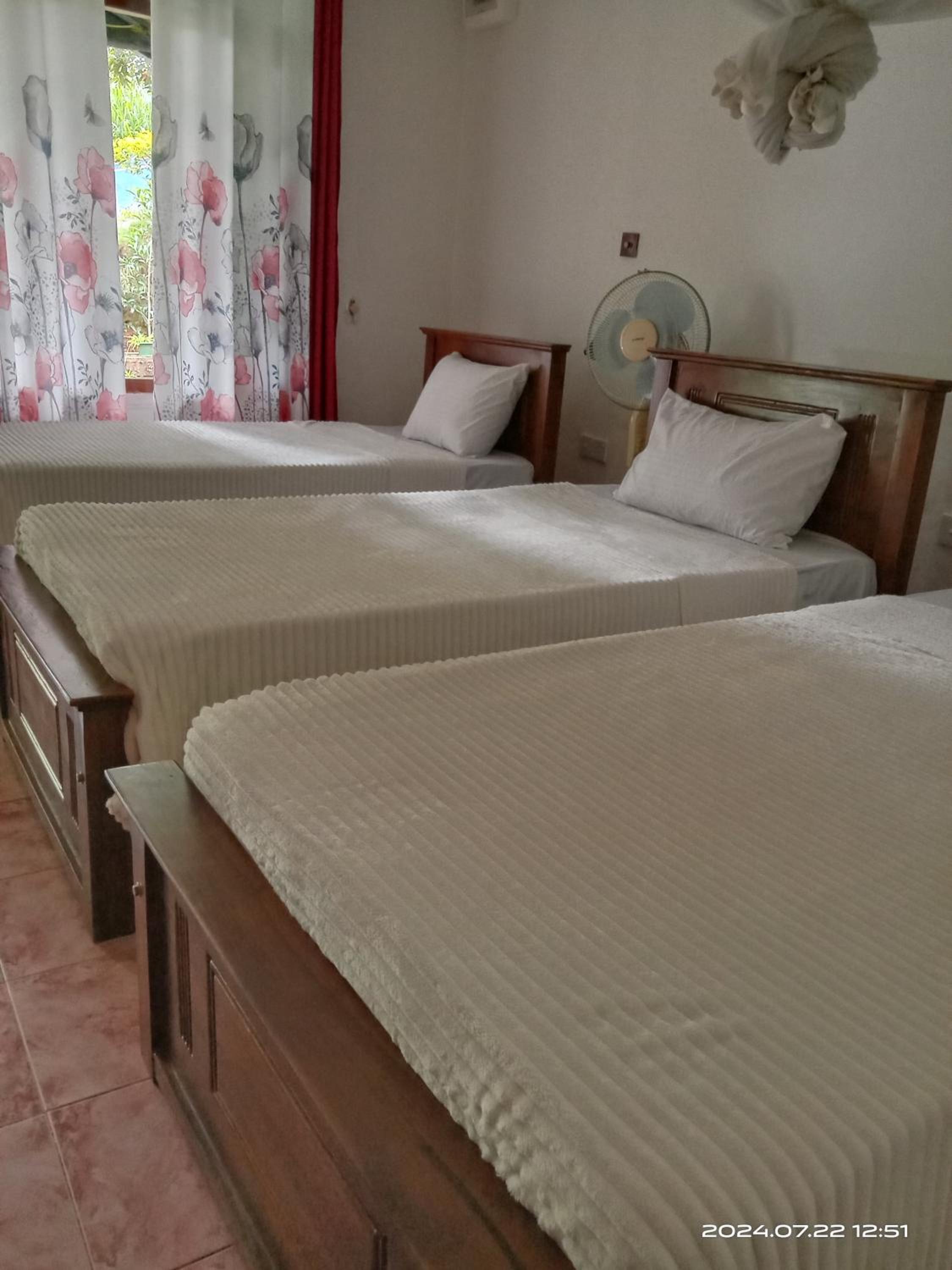 Budget Triple Room photo 2