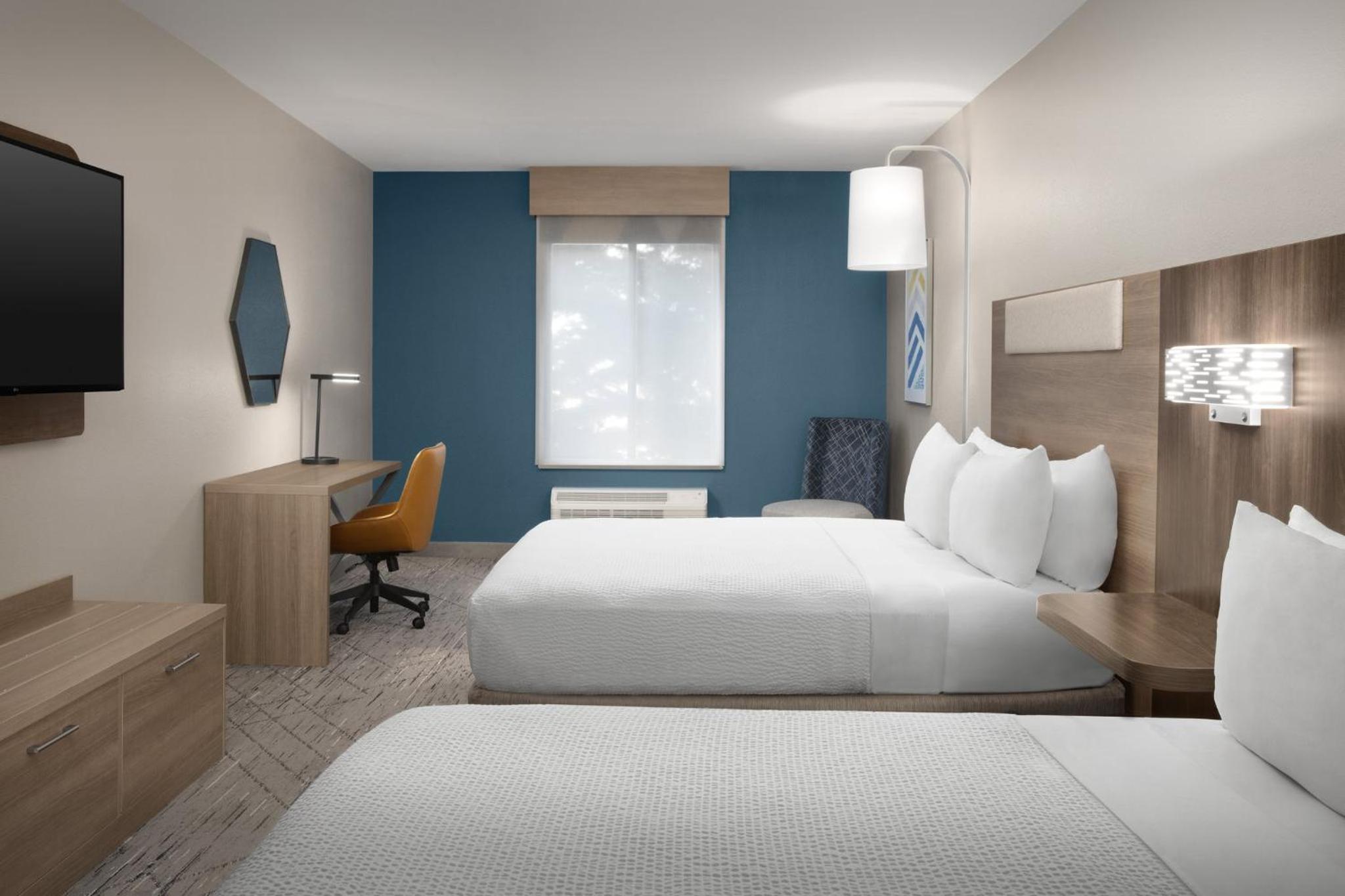 Queen Room with Two Queen Beds - Mobility Access Tub/Non-Smoking - Photo 1