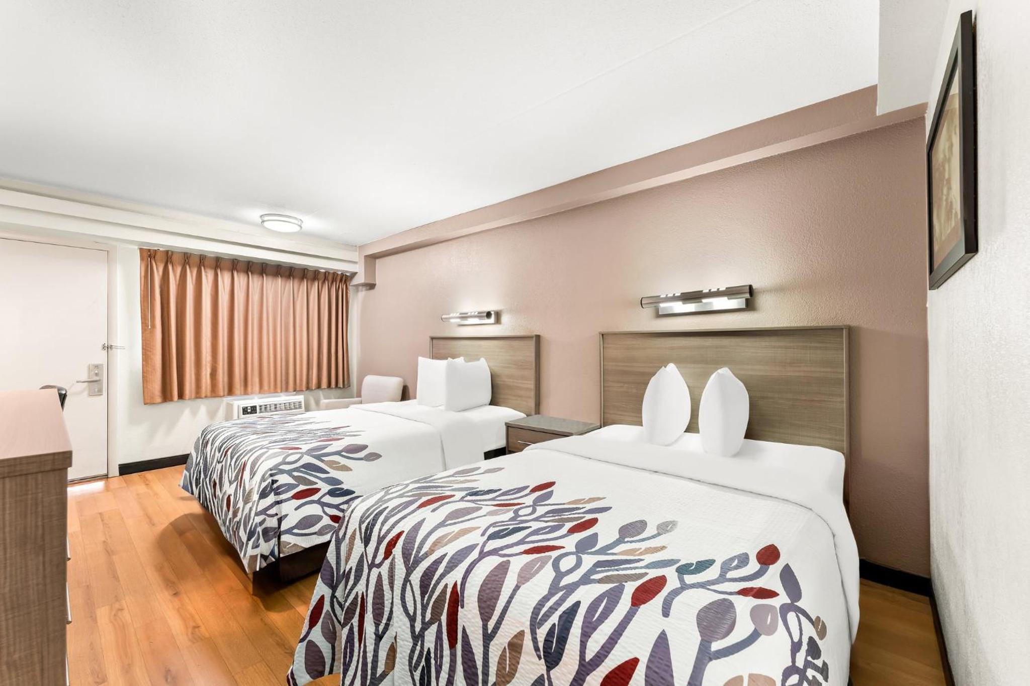 Deluxe Room with Two Double Beds Smoke Free - Photo 5
