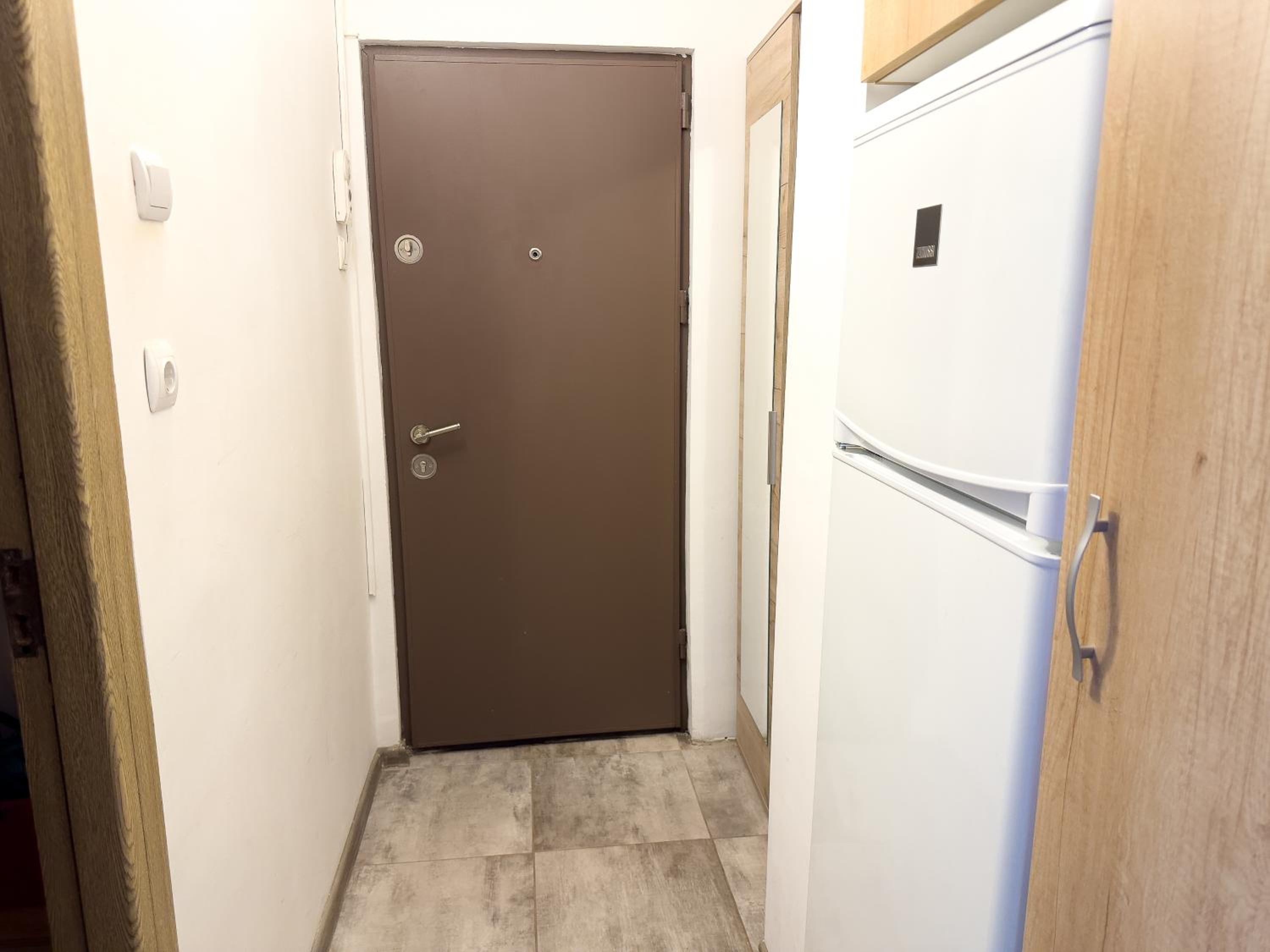 One-Bedroom Apartment photo 3