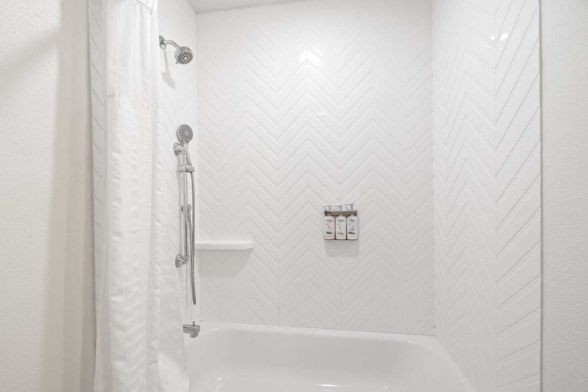 King Suite - Photo 2