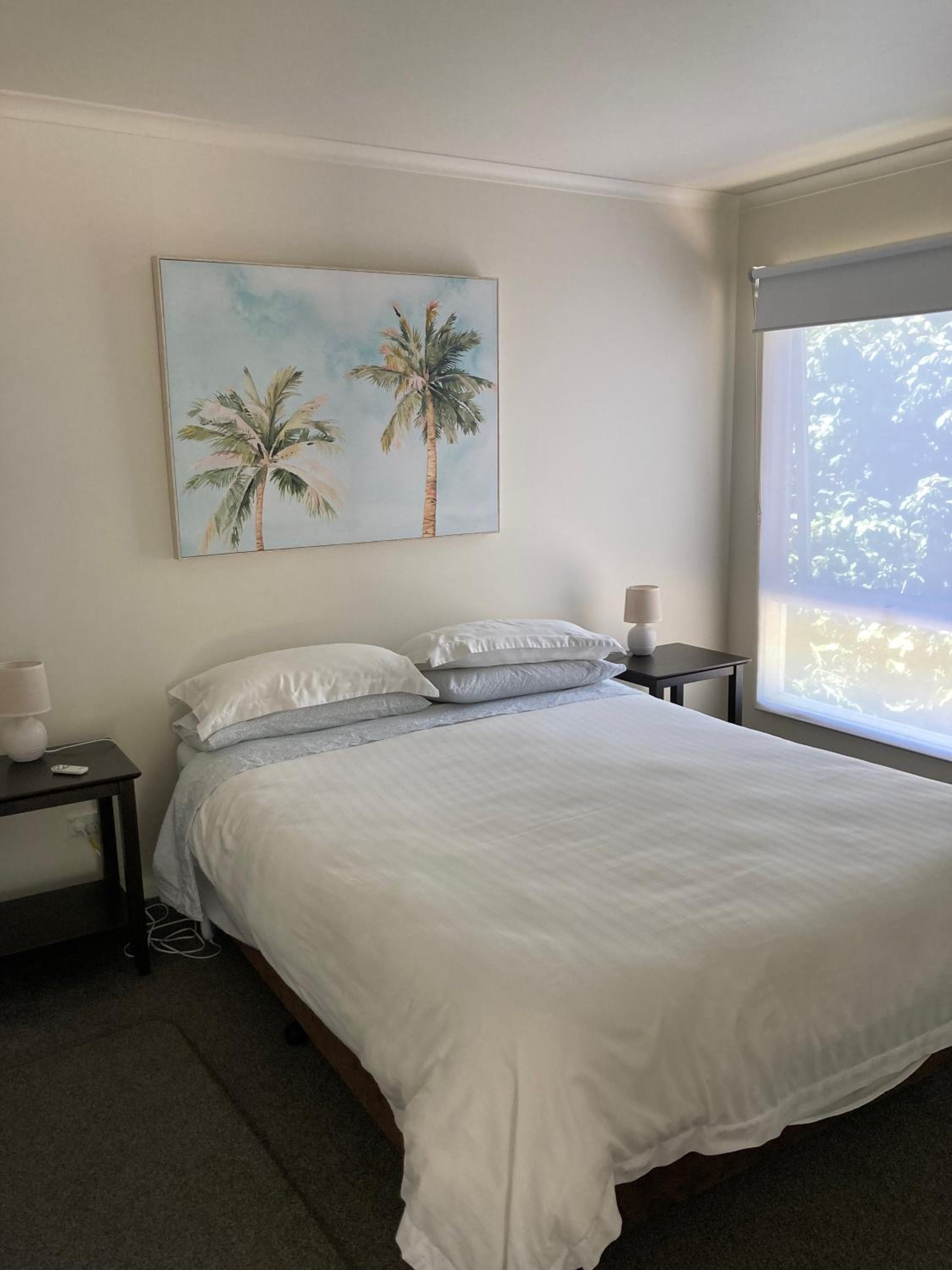 One-Bedroom Apartment - Photo 2