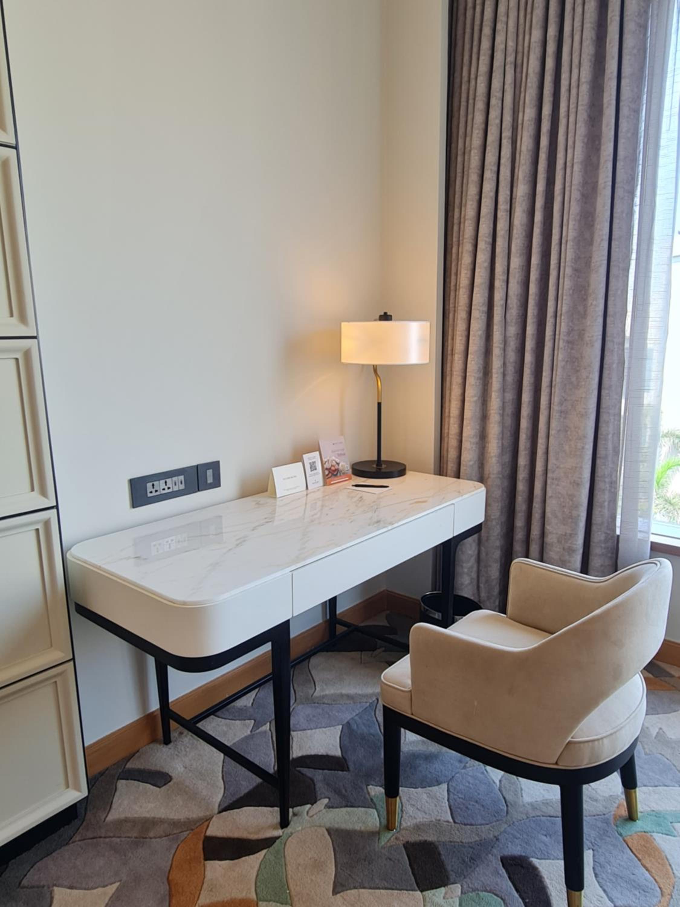 Standard King Room with Outdoor Living Area: 20% off on food,soft beverages, laundry & local transportation(upto 10 km); enjoy 90-min spa at 60mins spa price; BOGO offer on select beverages(5–8 pm) at Connexions Bar;3-course meal at House of Han-T&C apply photo 3