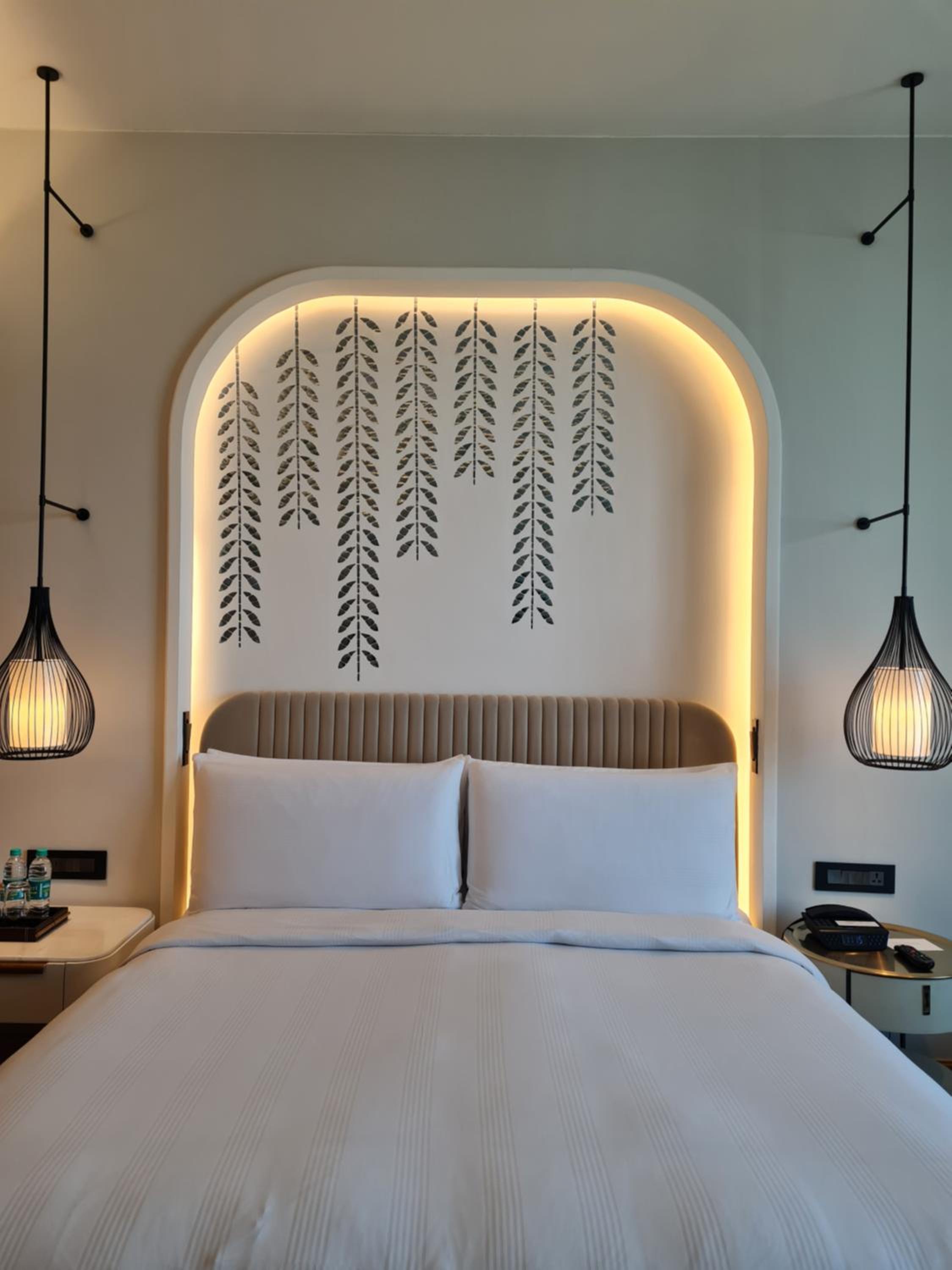 Classic Room: 20% off on food,soft beverages, laundry & local transportation(upto 10 km); enjoy 90-min spa at 60mins spa price; BOGO offer on select beverages(5–8 pm) at Connexions Bar