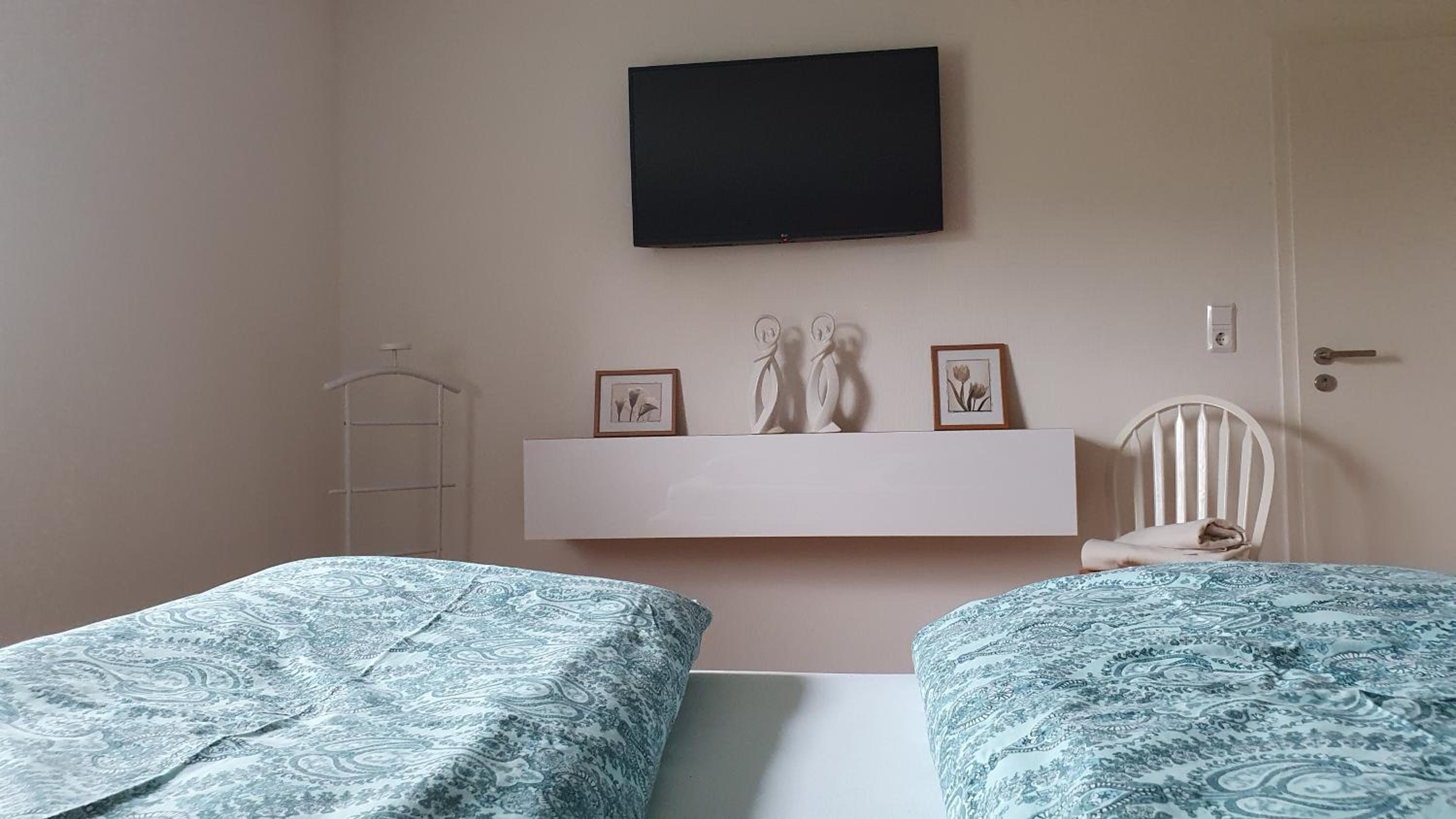 One-Bedroom Apartment - Photo 10