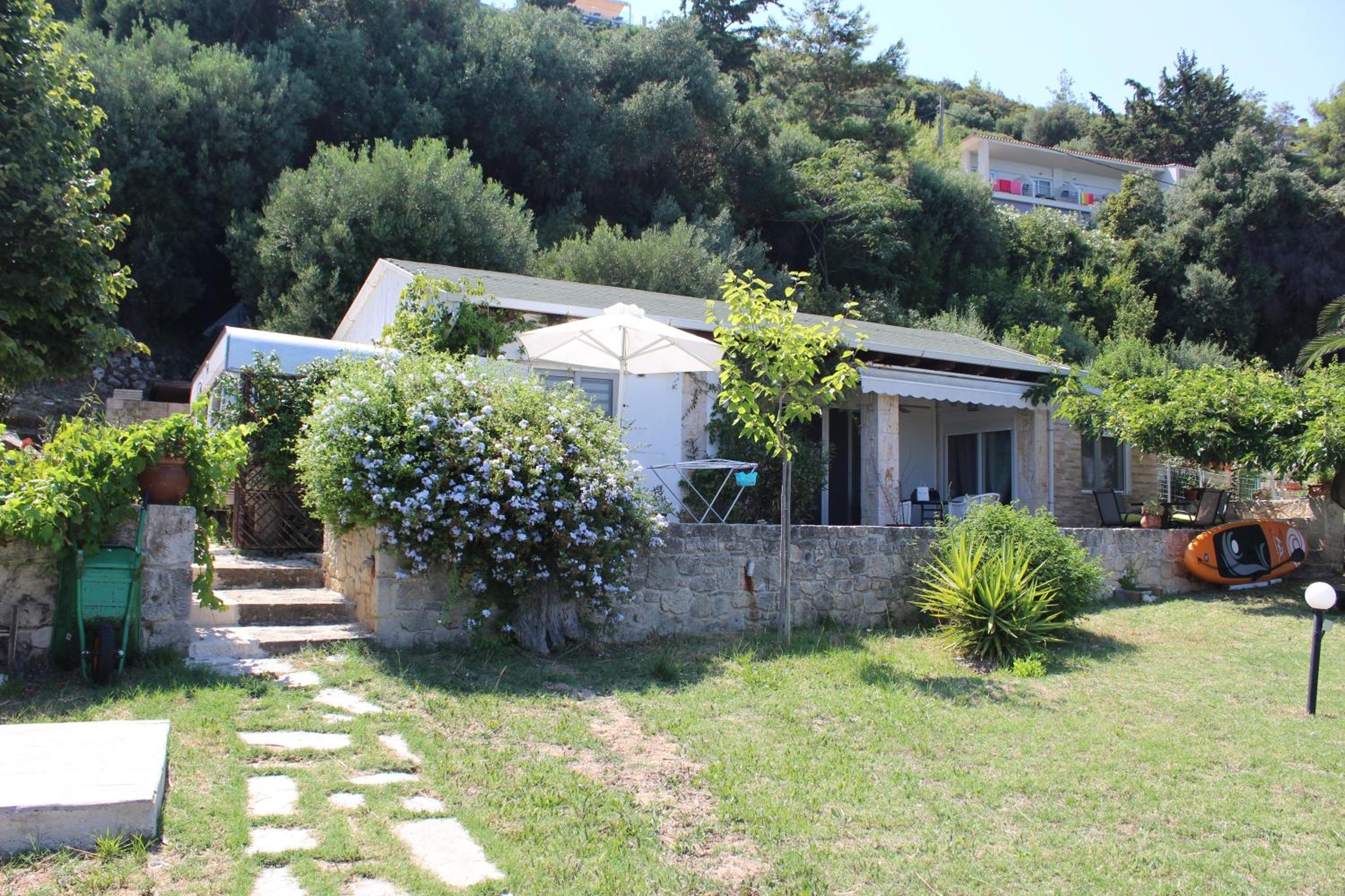 One-Bedroom House photo 2