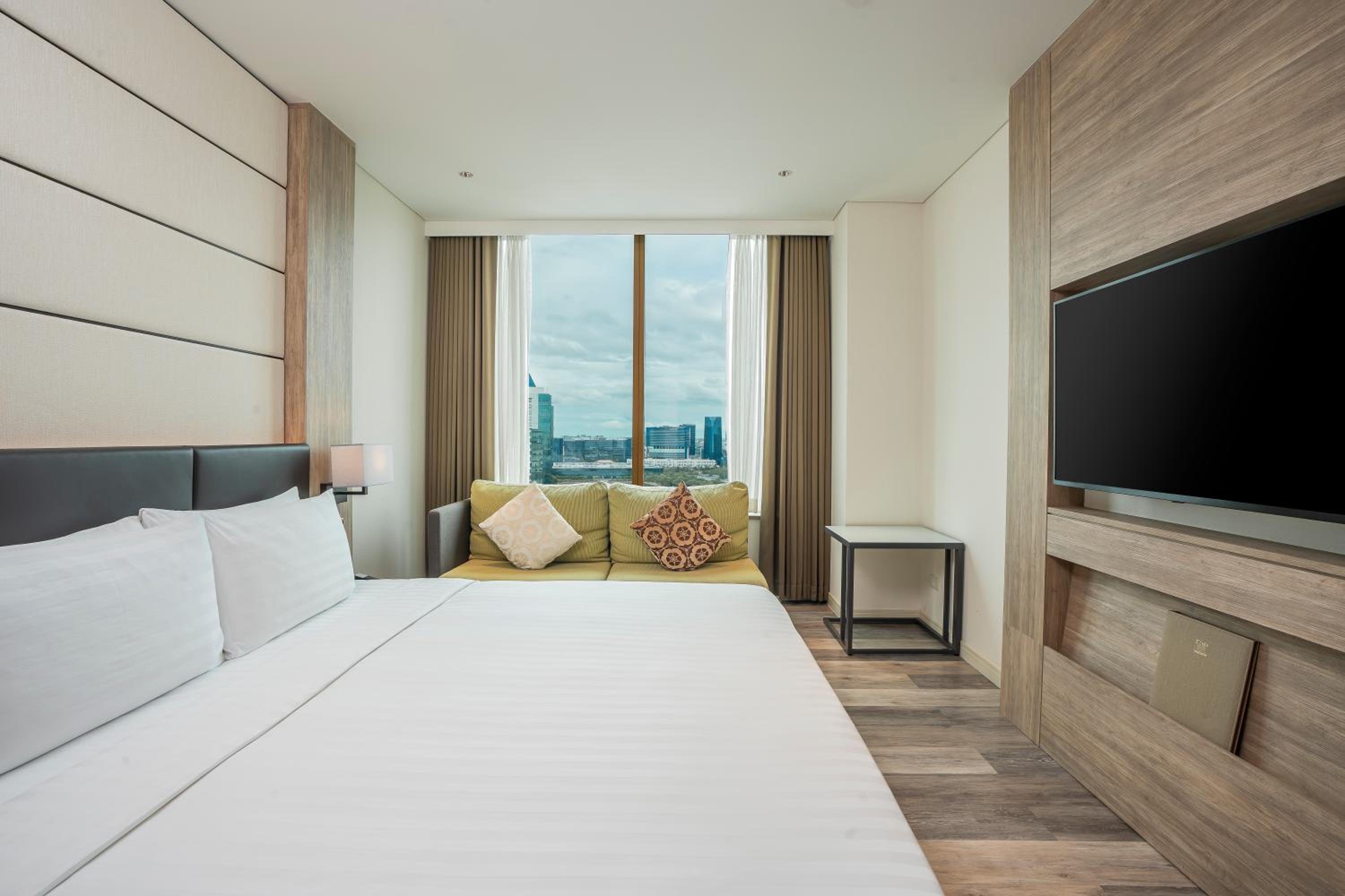 Deluxe Double Room, 1 King Bed photo 2