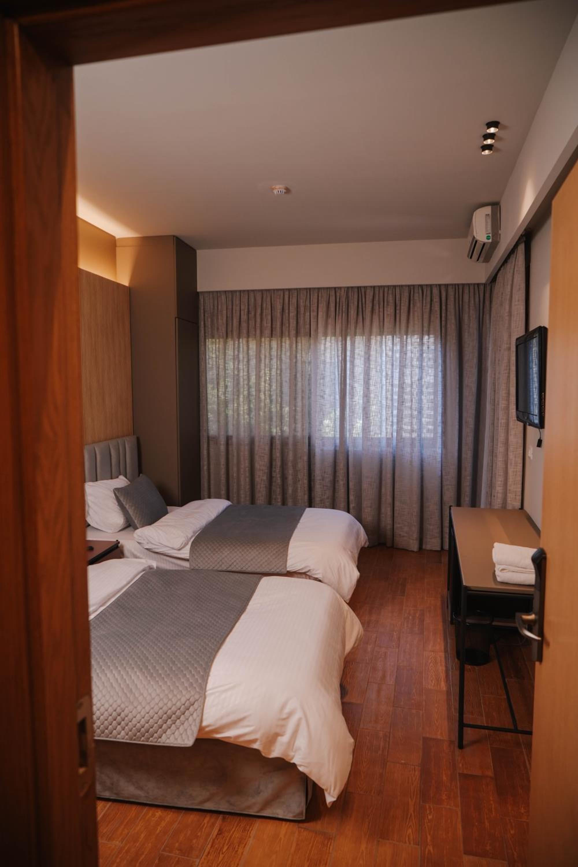 Double or Twin Room photo 3