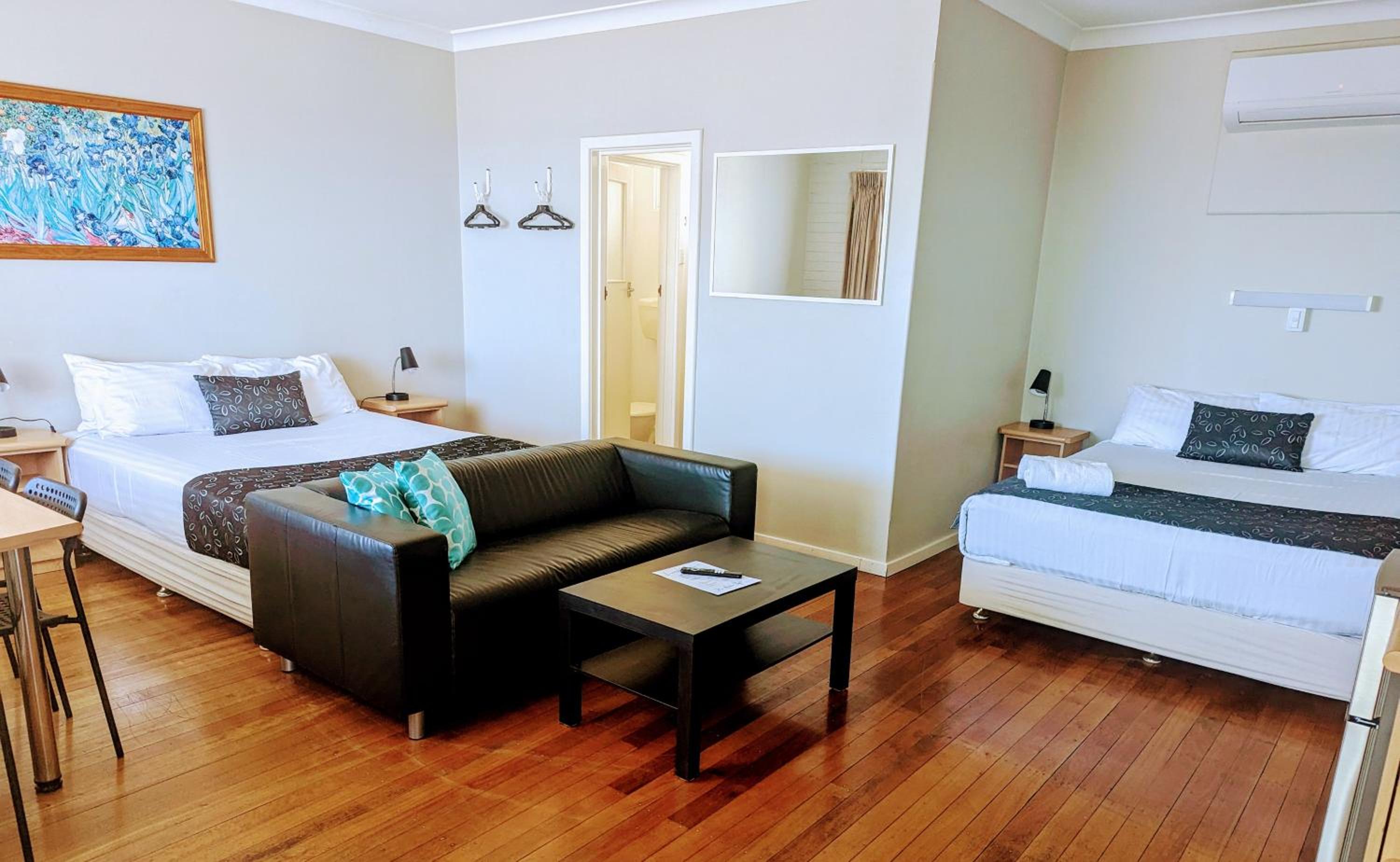 Standard Family Room photo 2