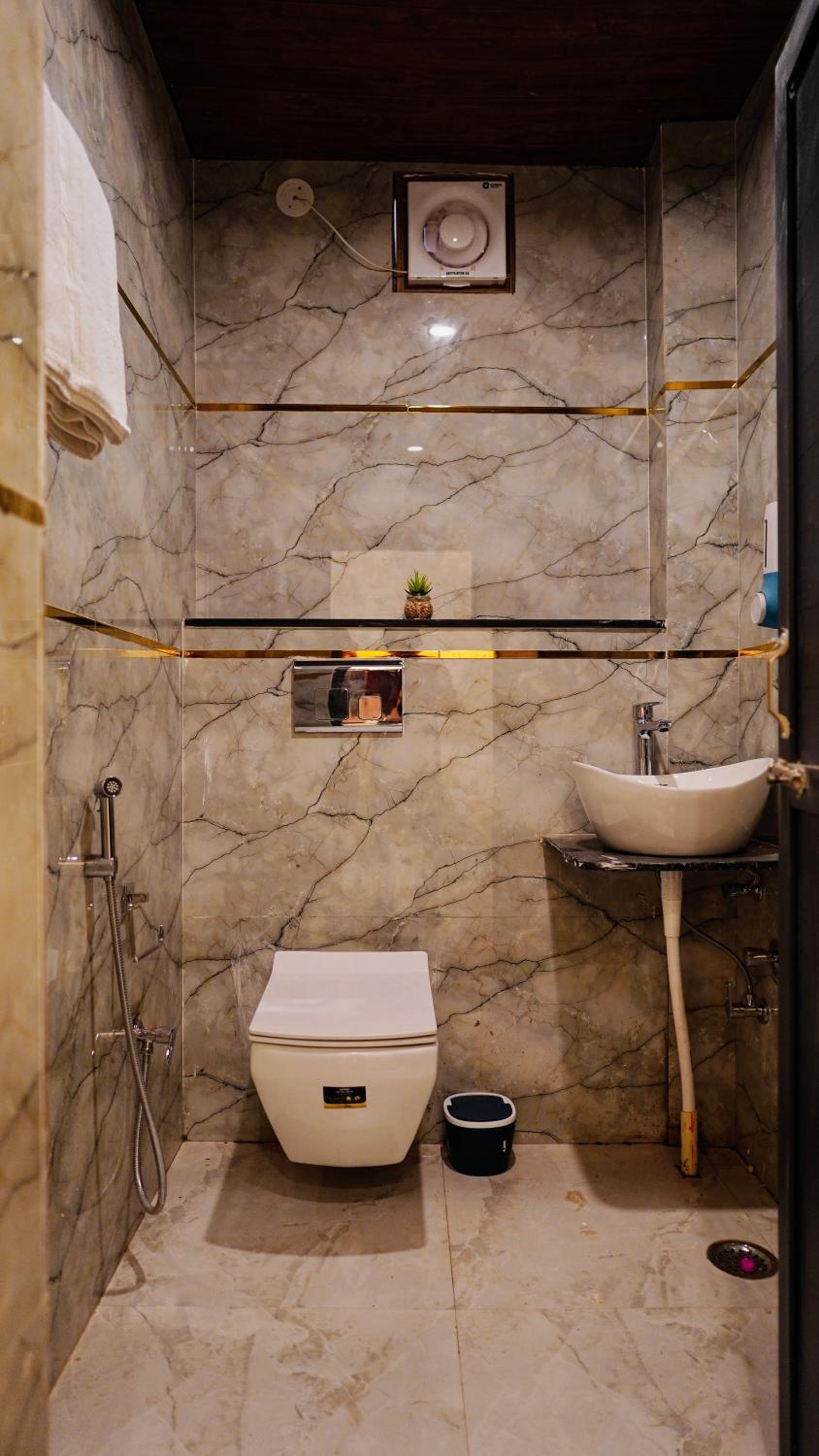 Deluxe Double Room - Photo 8