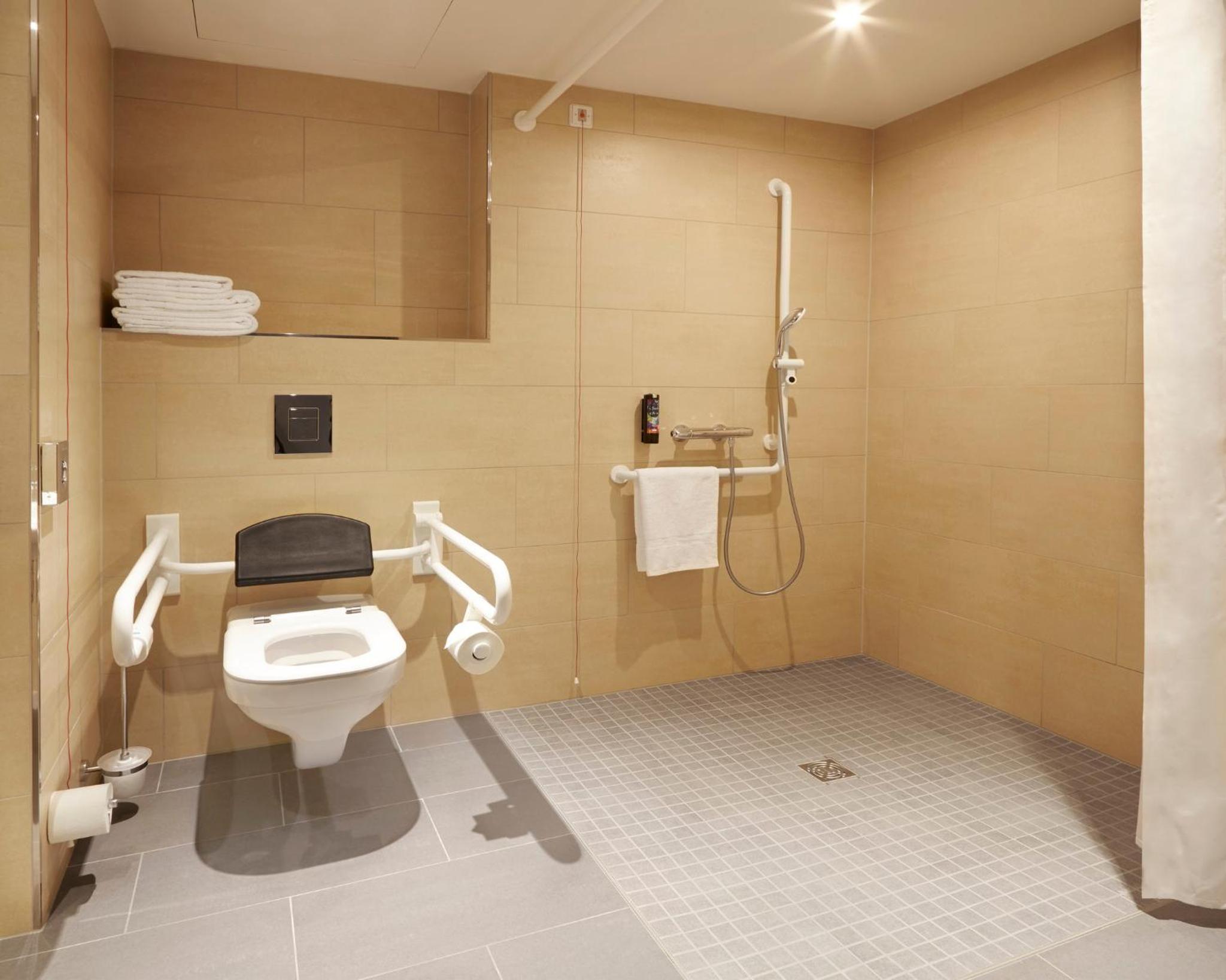 Standard Queen Room - Accessible - Photo 2