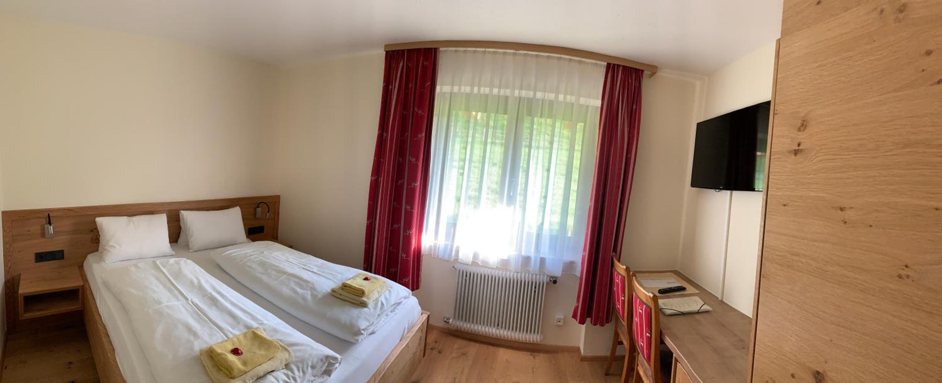 Family Room with Garden View - Photo 6
