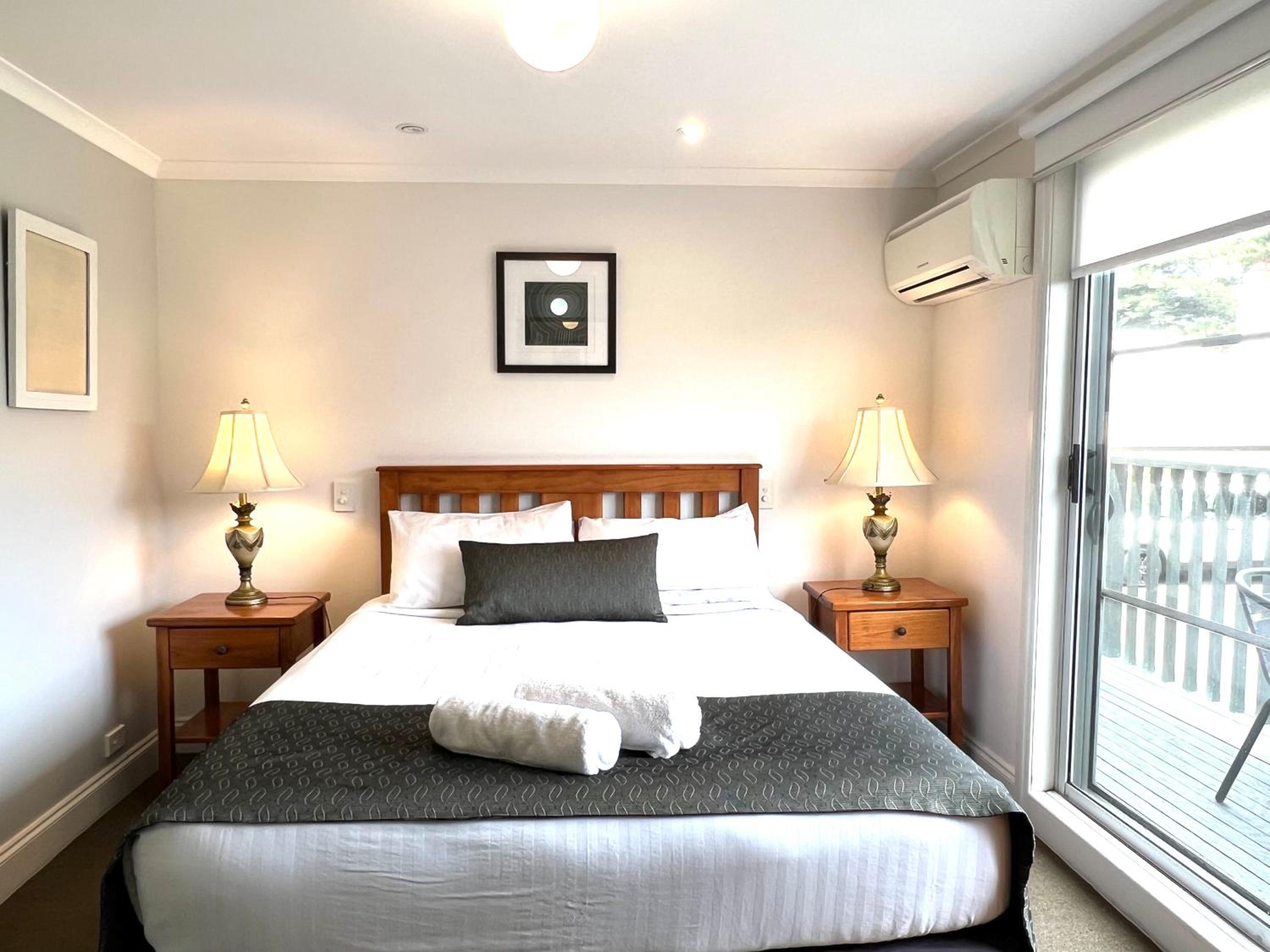 Small Double Room with Private Bathroom - Guest House - Photo 7