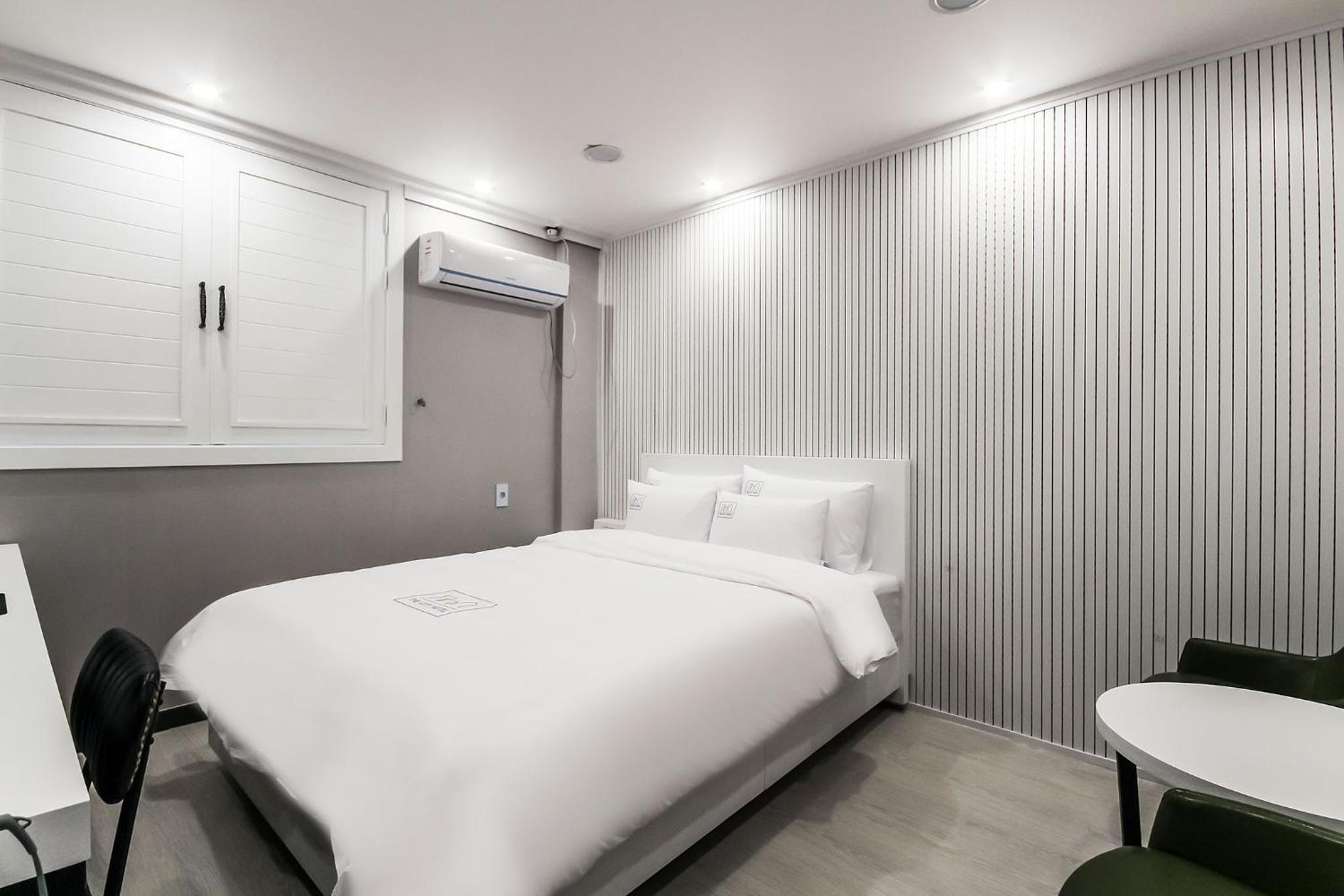 Double Room - Photo 5