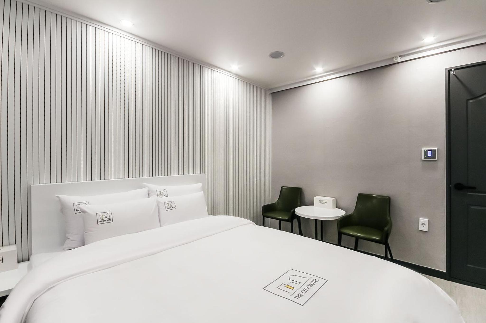 Double Room - Photo 4