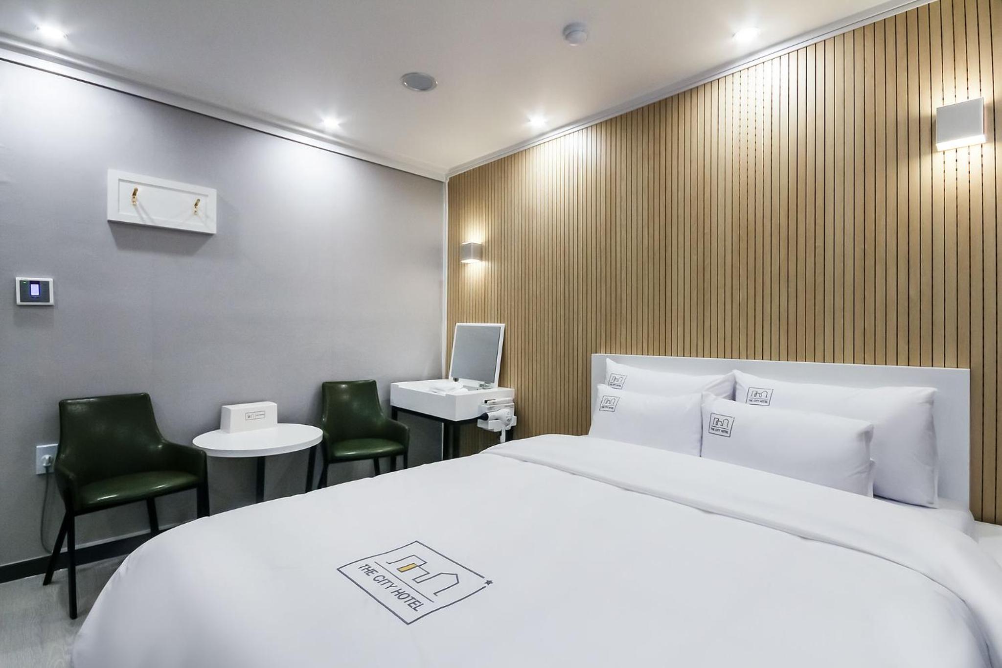 Double Room - Photo 2