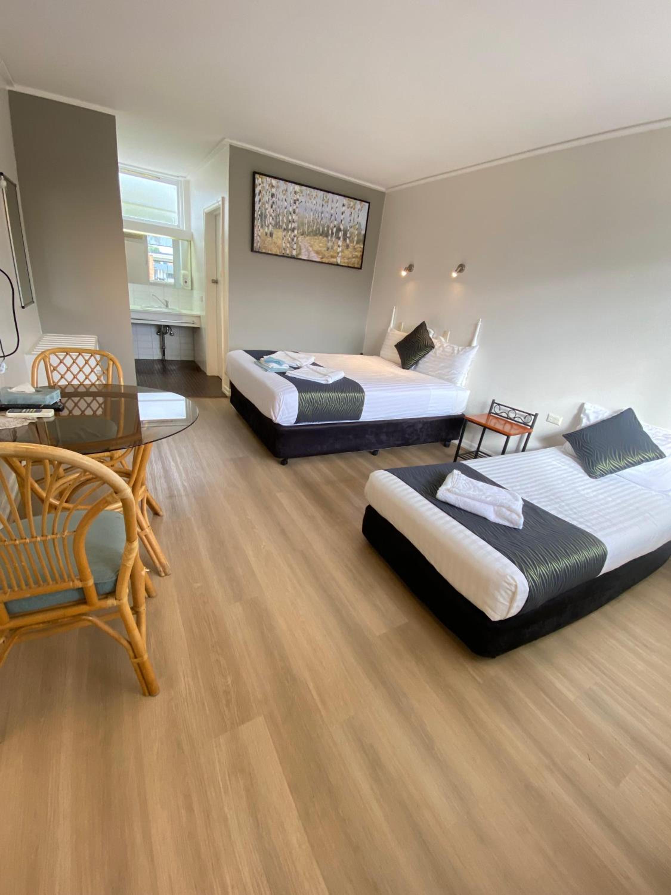 Budget Twin Room photo 2