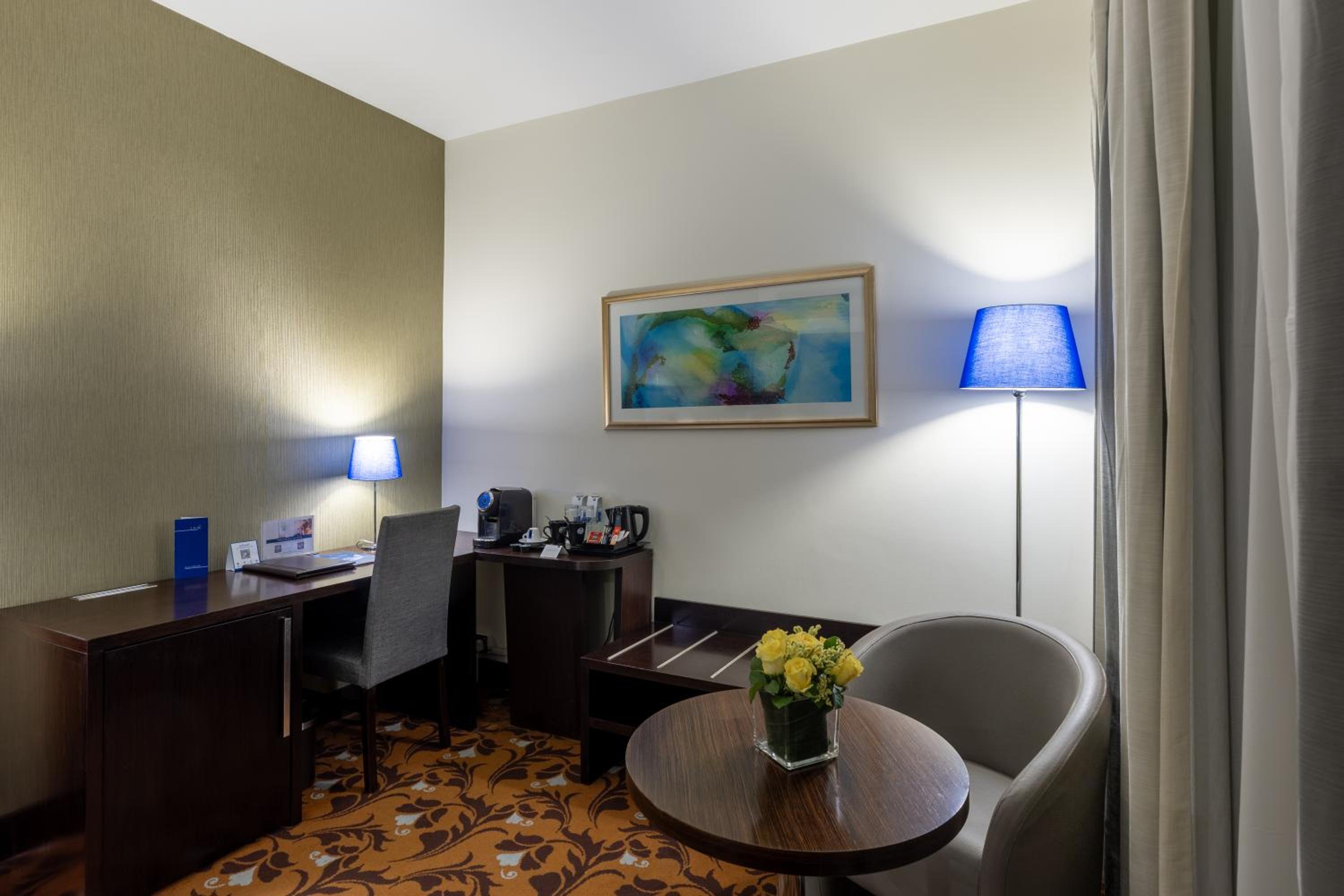 One Bedroom Duplex Suite River View with Balcony photo 3