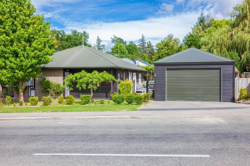 Three-Bedroom House photo 1