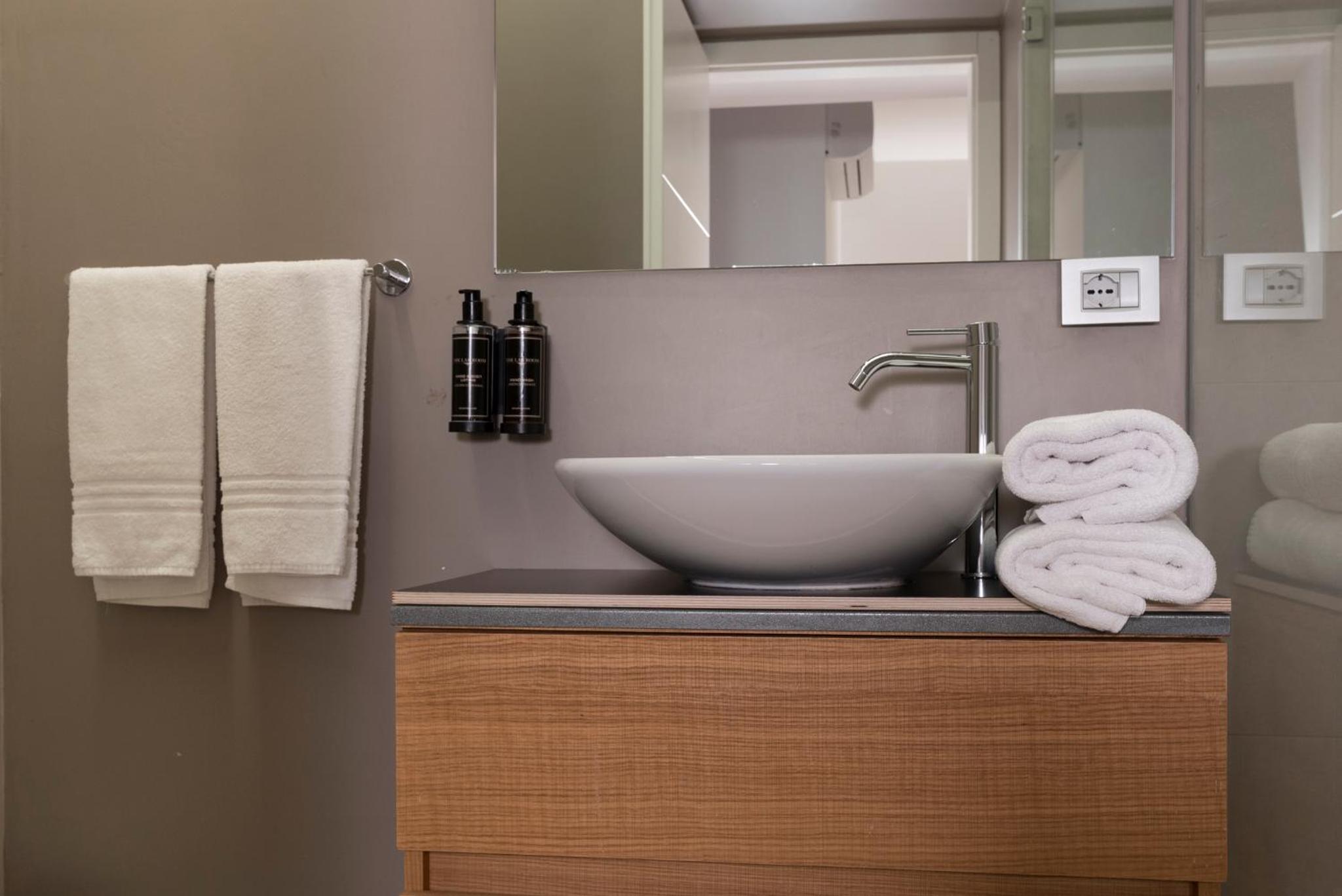 Double Room with Spa Bath photo 3