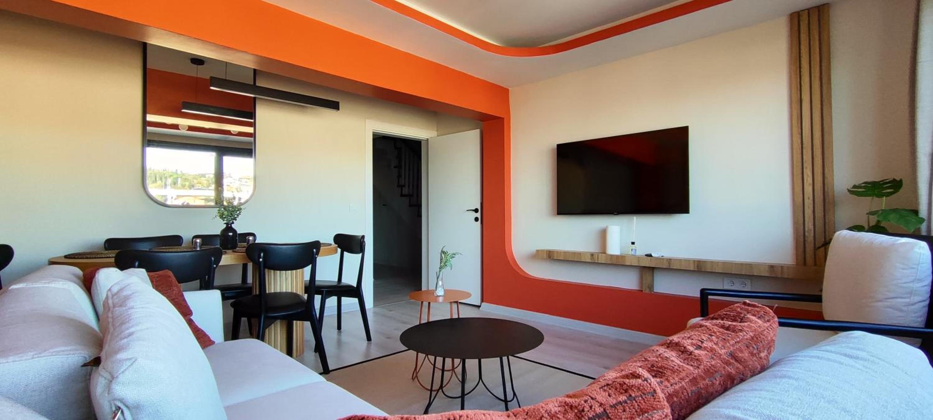 Three-Bedroom Apartment with Sea View photo 1