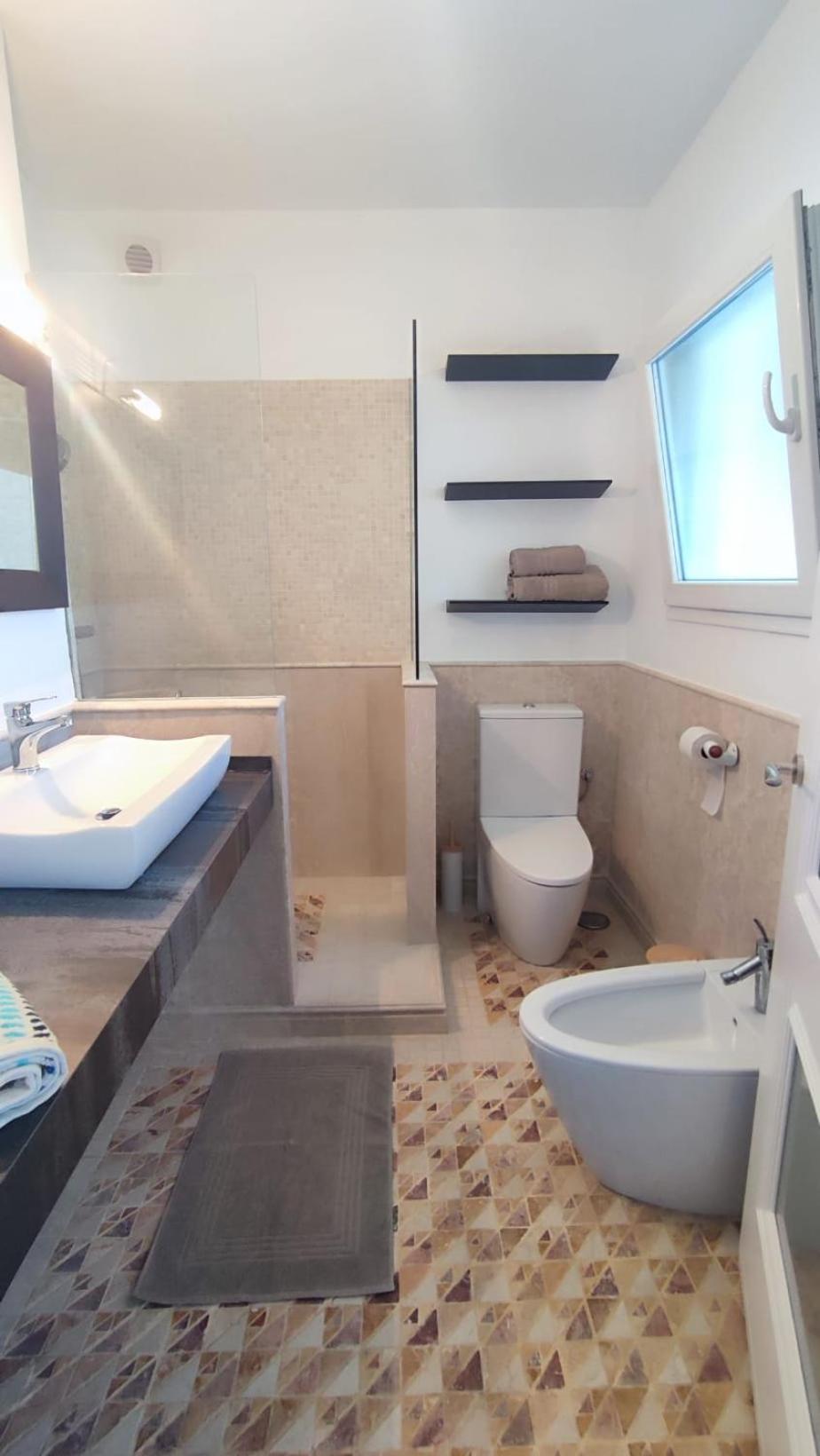 Three-Bedroom House photo 2