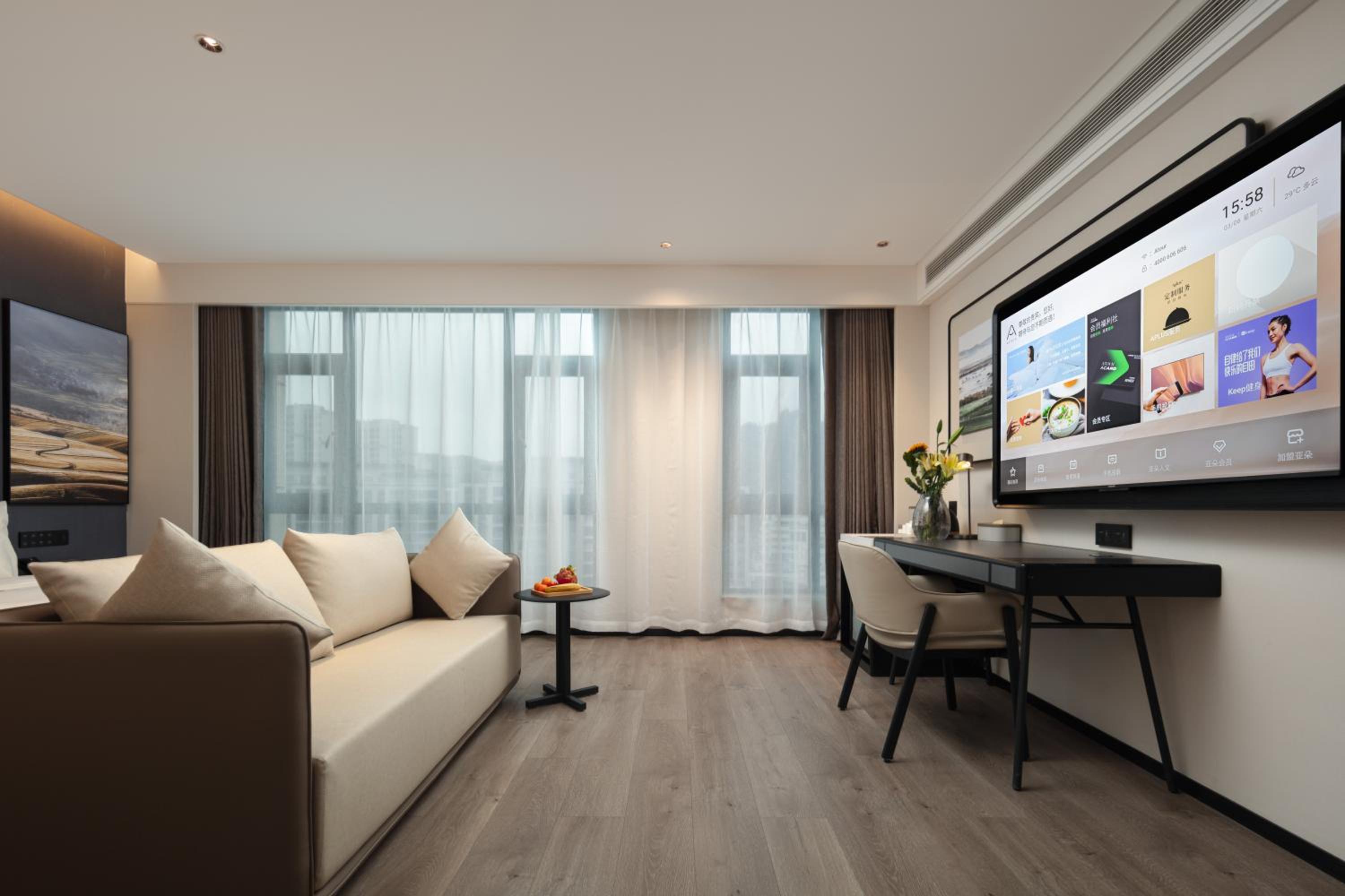 Deluxe King Room photo 2