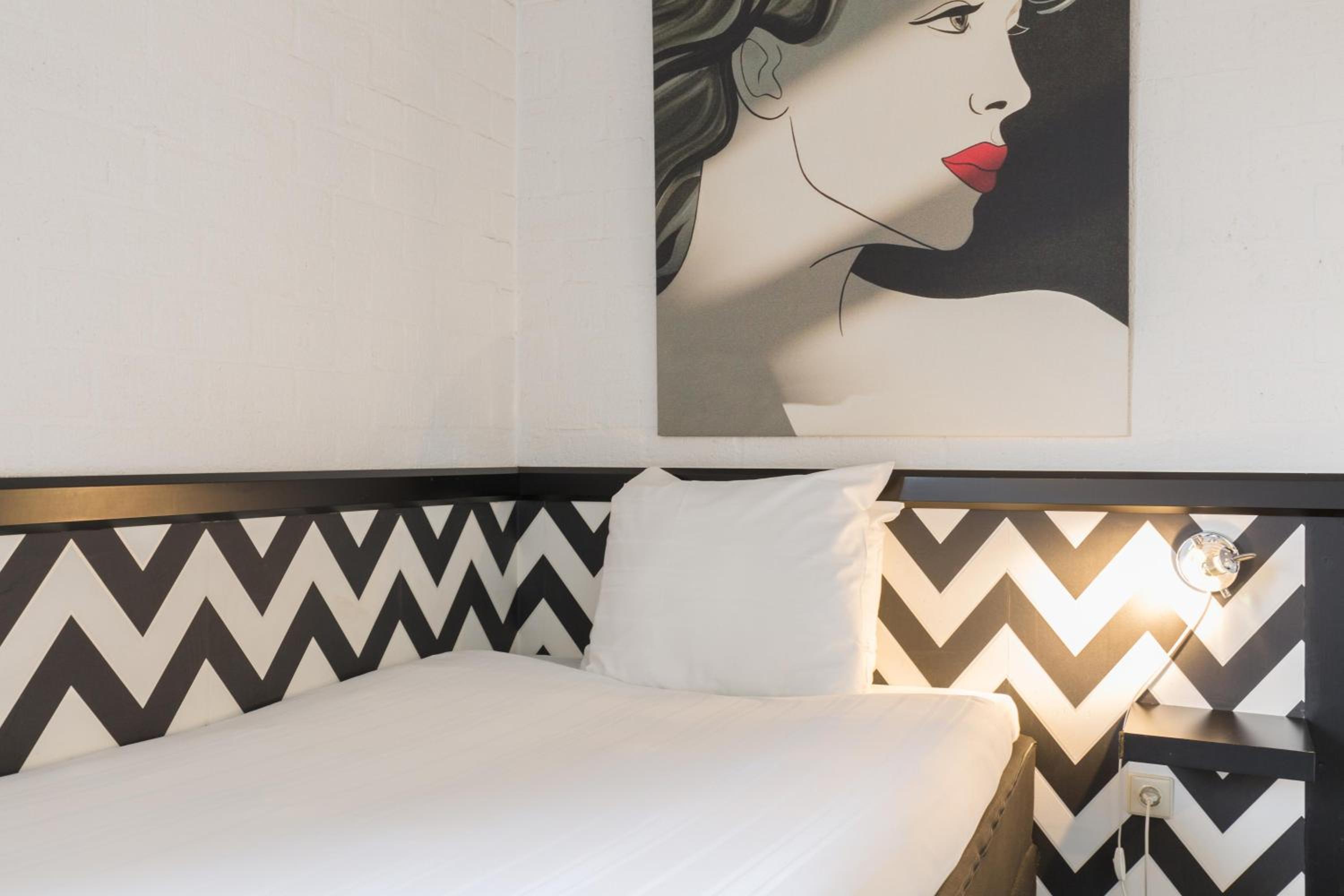 Comfort Room 1 Single Bed