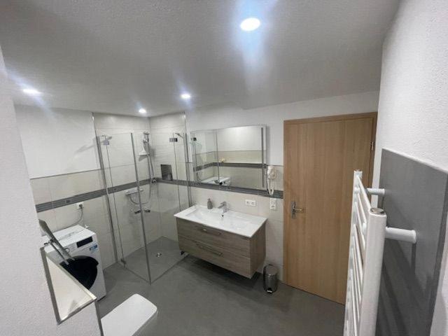 Apartment With Shower photo 3