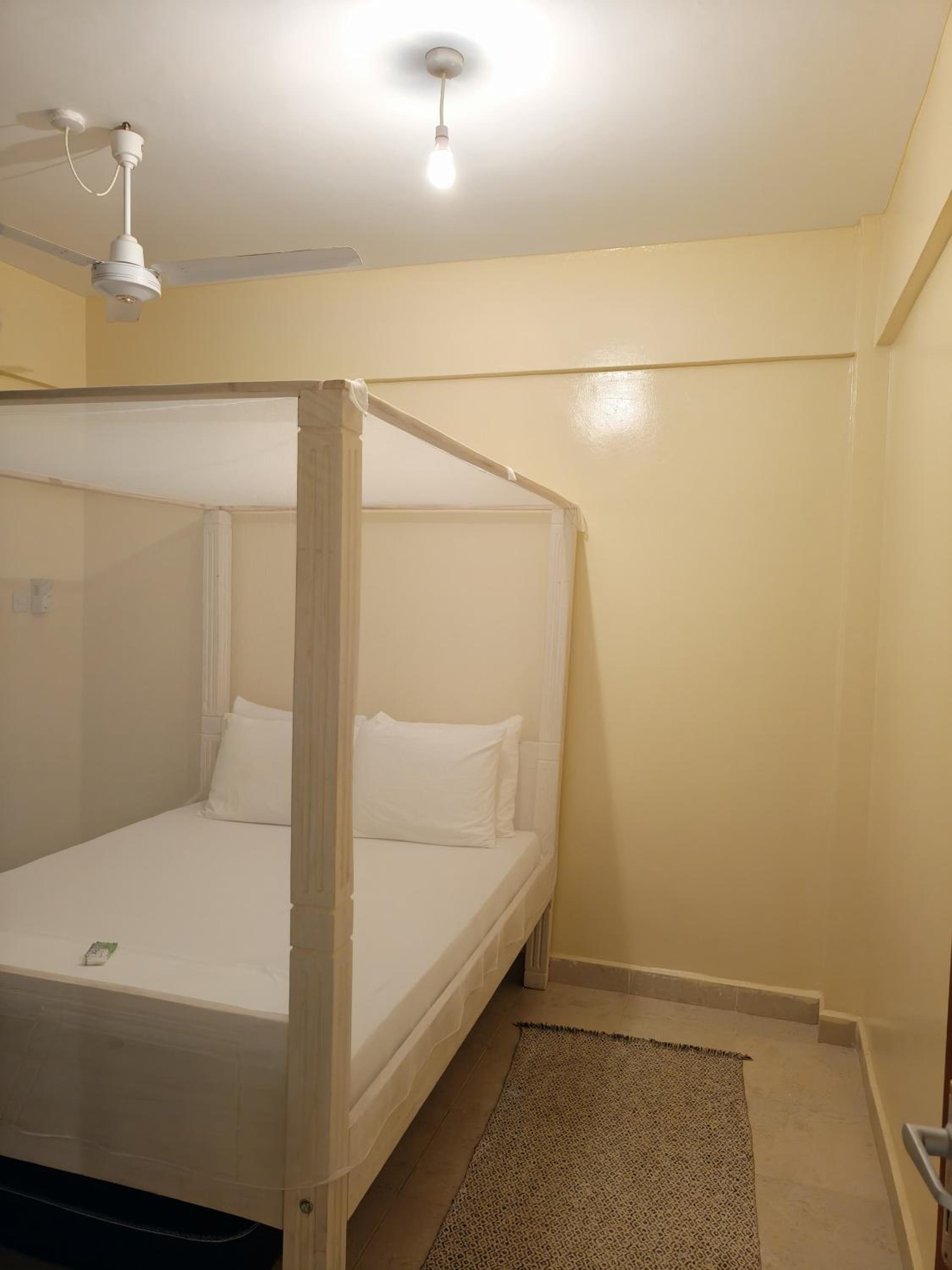 One-Bedroom Apartment photo 2