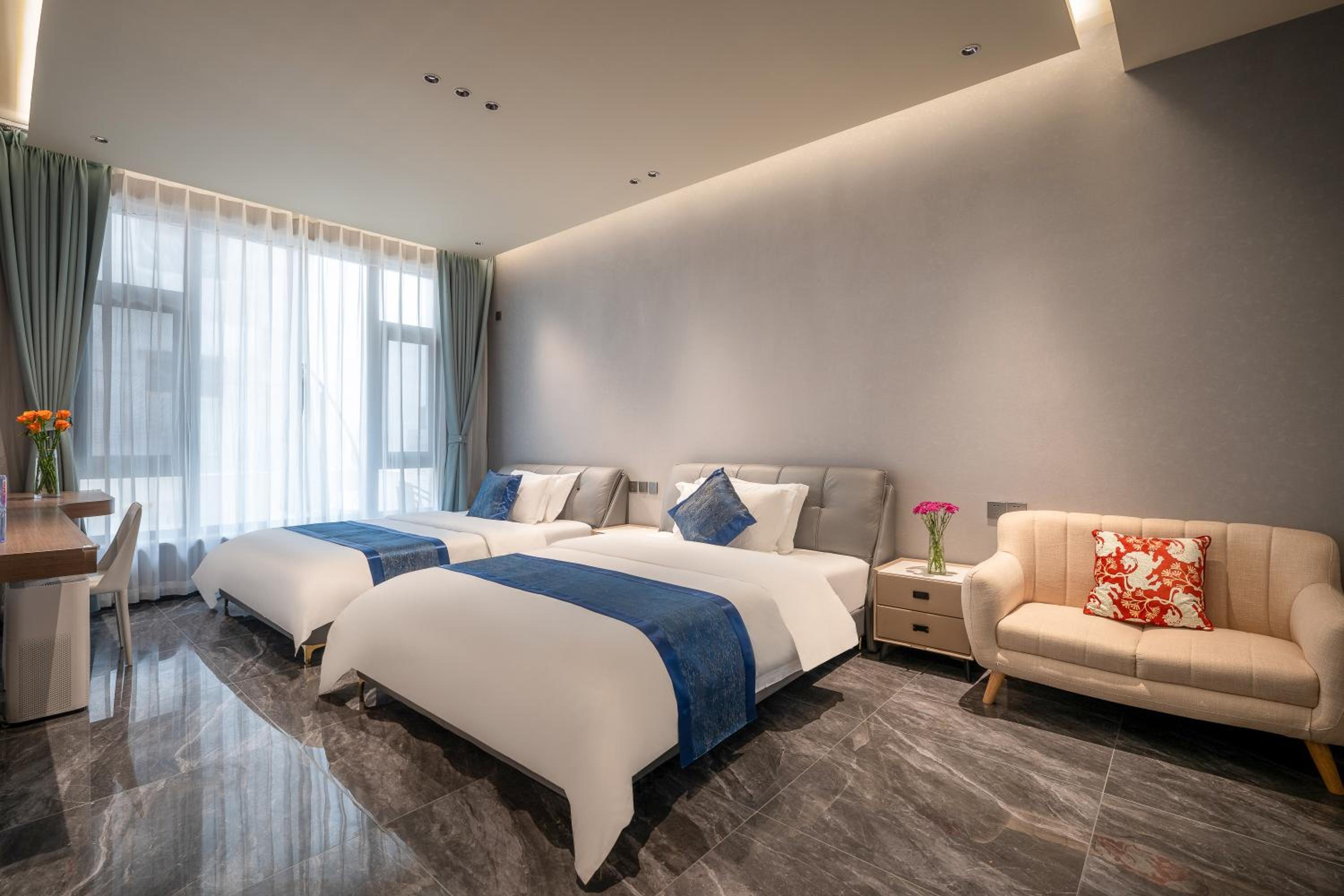 Twin Room with Private Bathroom photo 1
