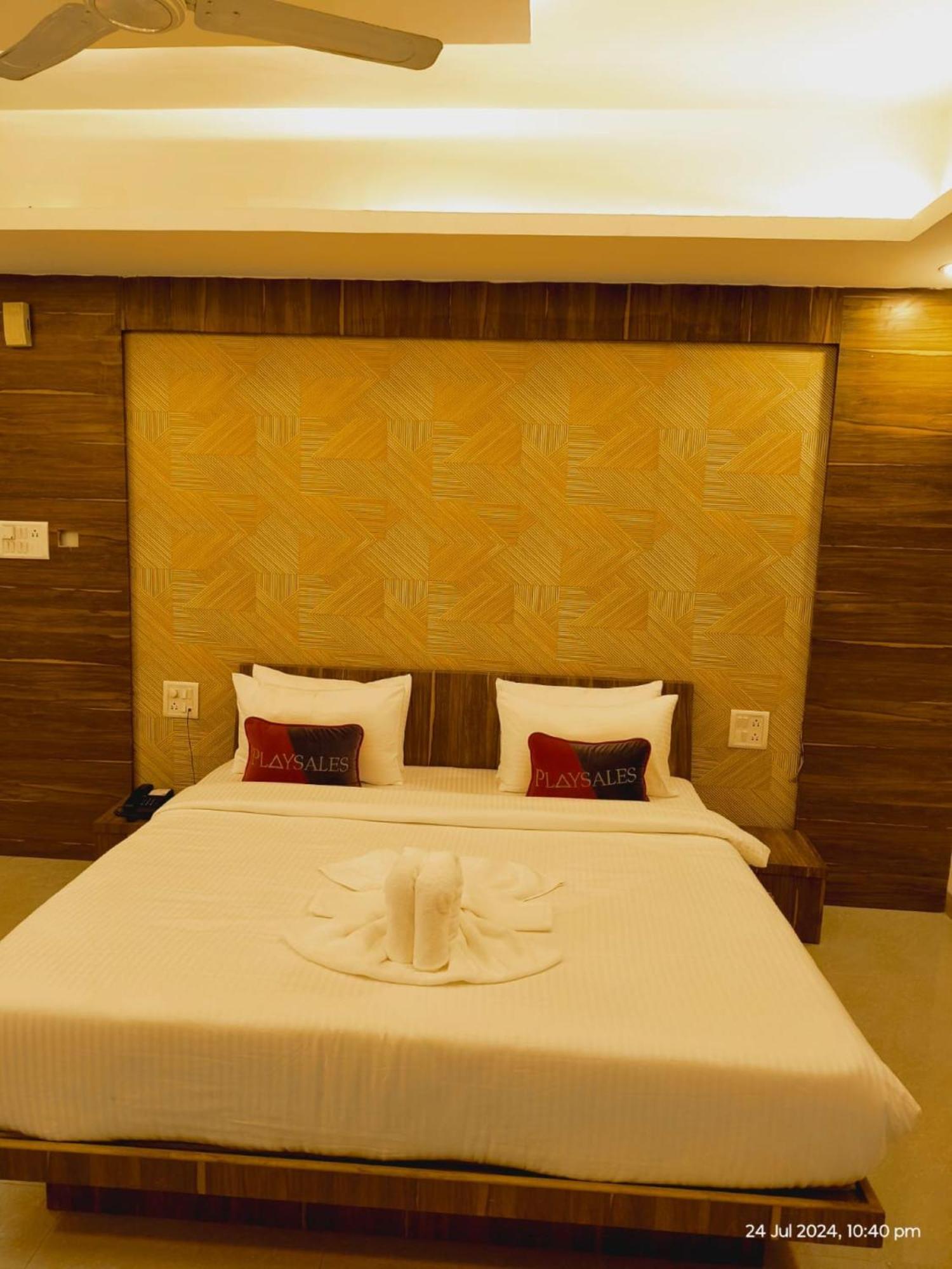 Deluxe Double Room photo 2