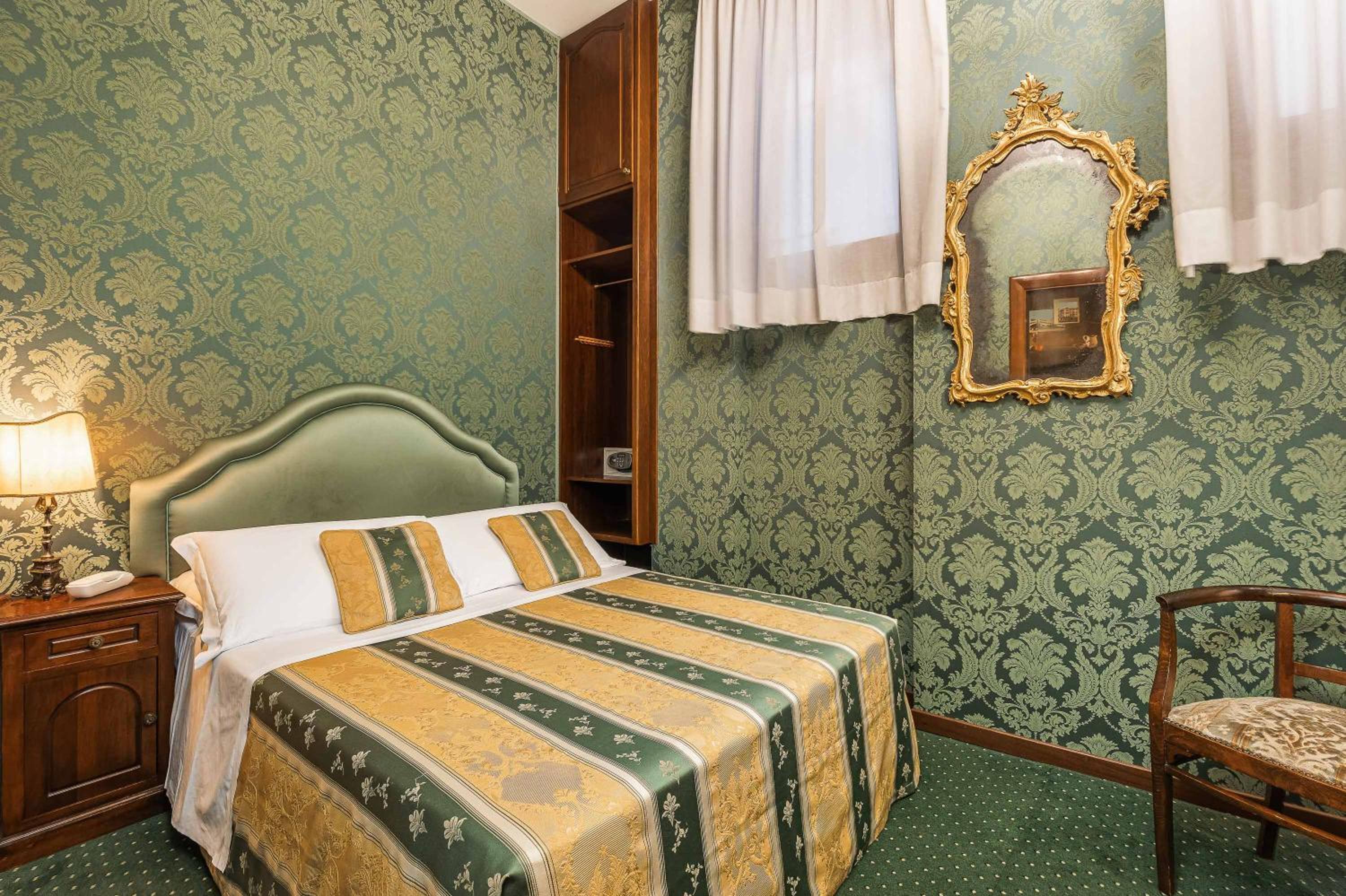 Classic Double or Twin Room photo 2