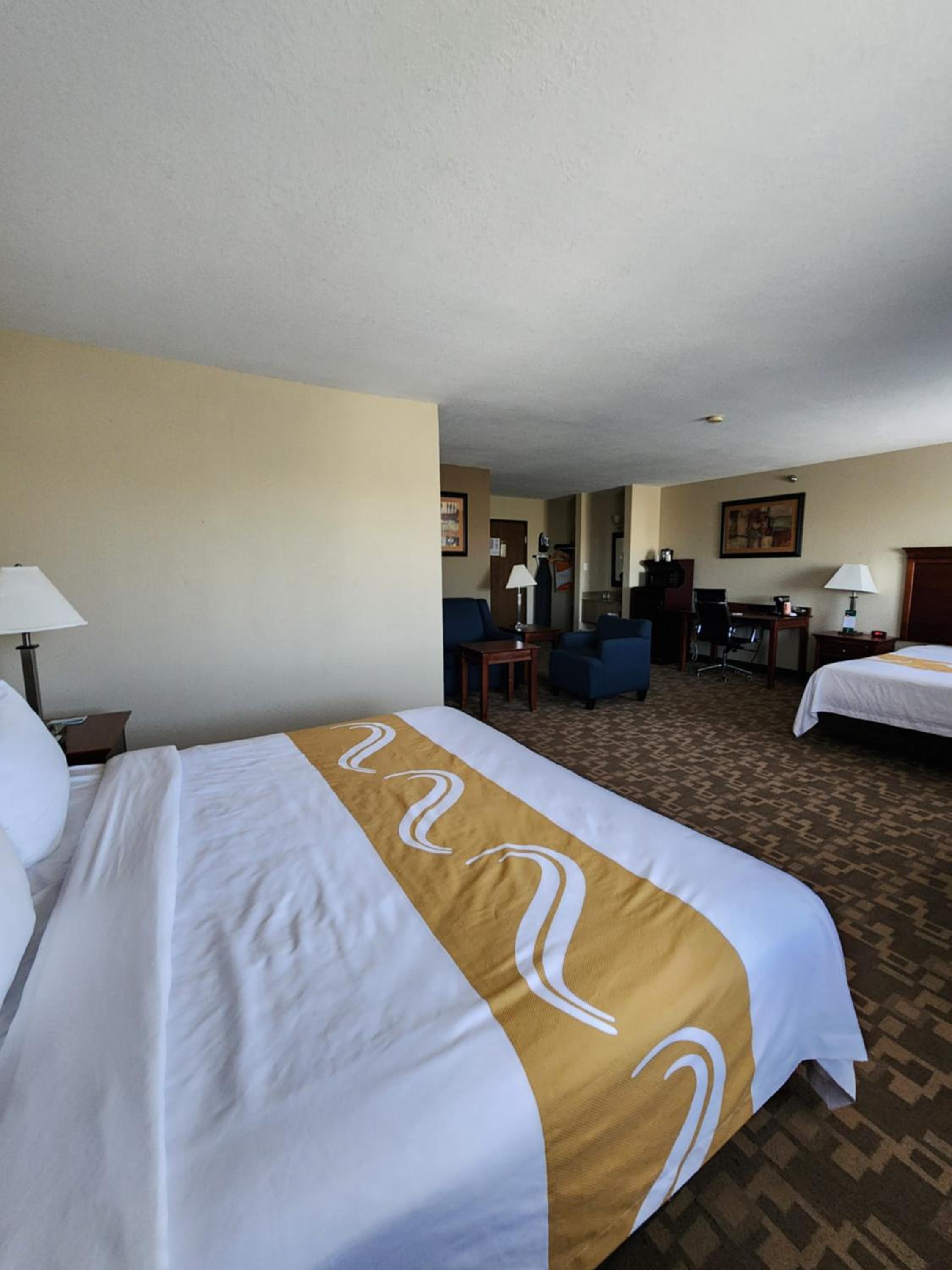 Family Suite - Non Smoking - Photo 2